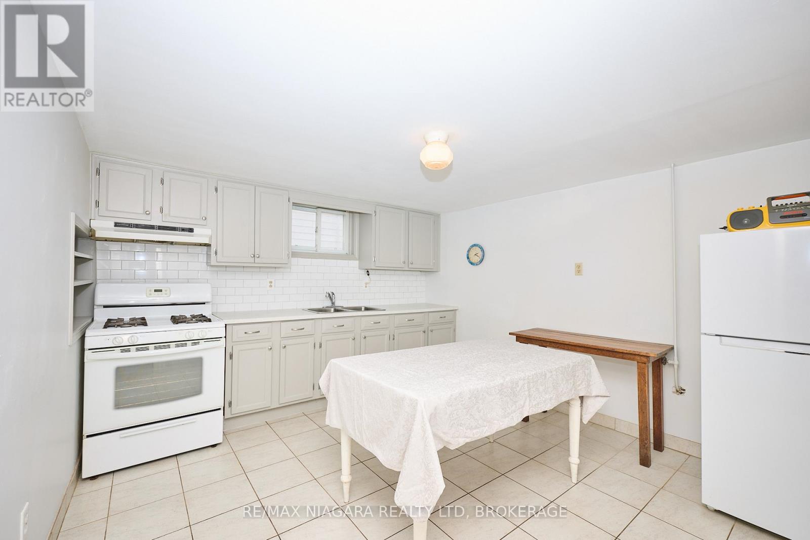 6 Munro Street, Thorold, Ontario  L2V 2V8 - Photo 13 - X12174826