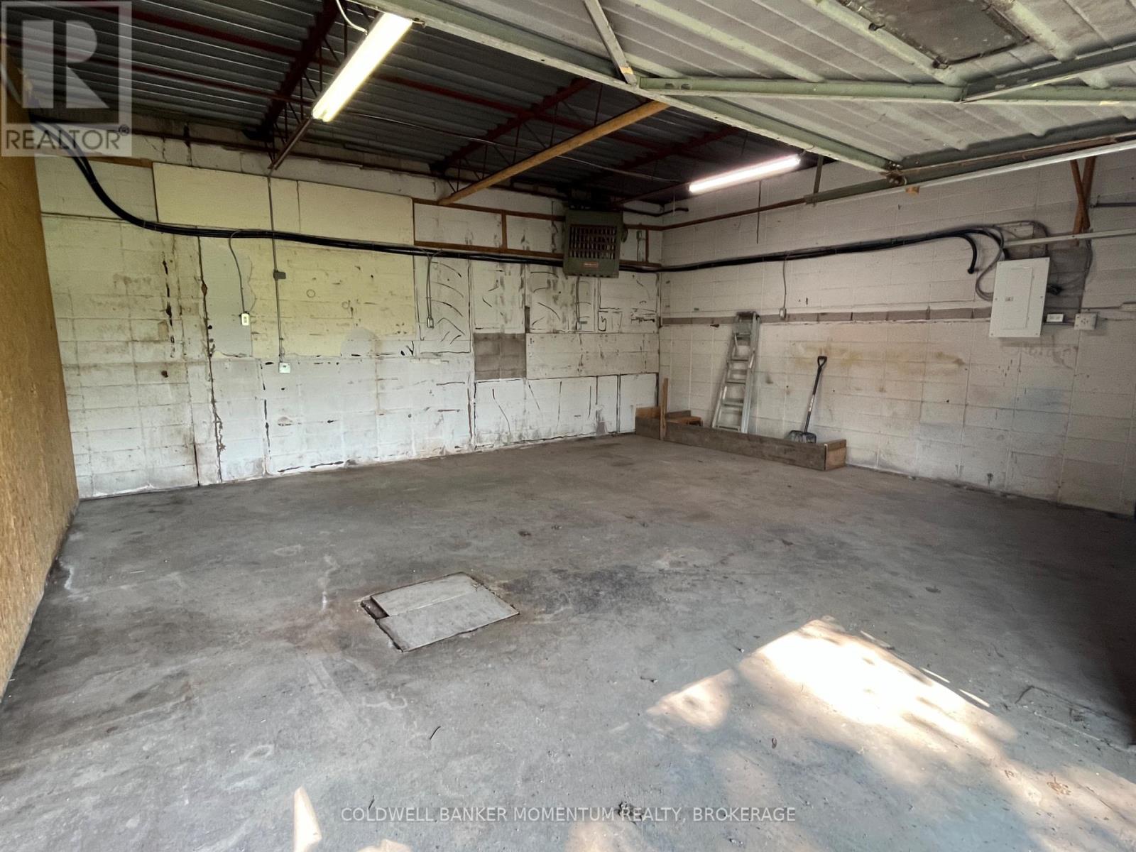 Unit #3 - 509-511 Webber Road, Welland, Ontario  L3B 5N8 - Photo 4 - X12189788