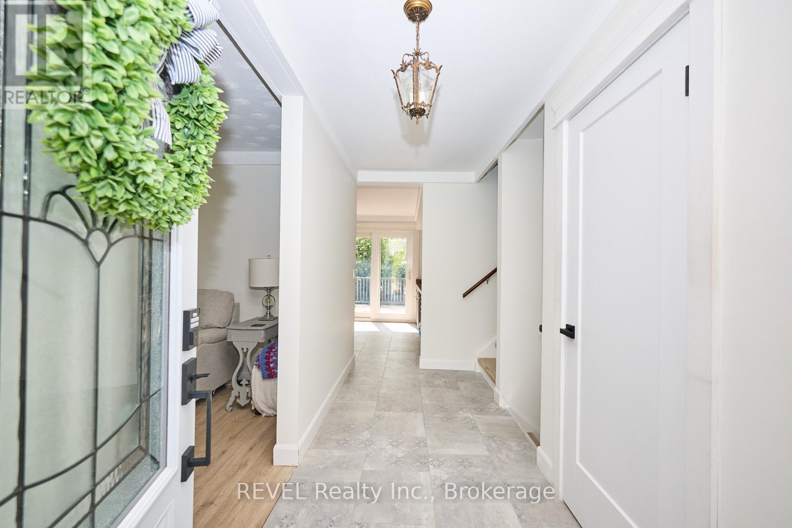 877 Daytona Drive N, Fort Erie, Ontario  L2A 4Z7 - Photo 3 - X12190550