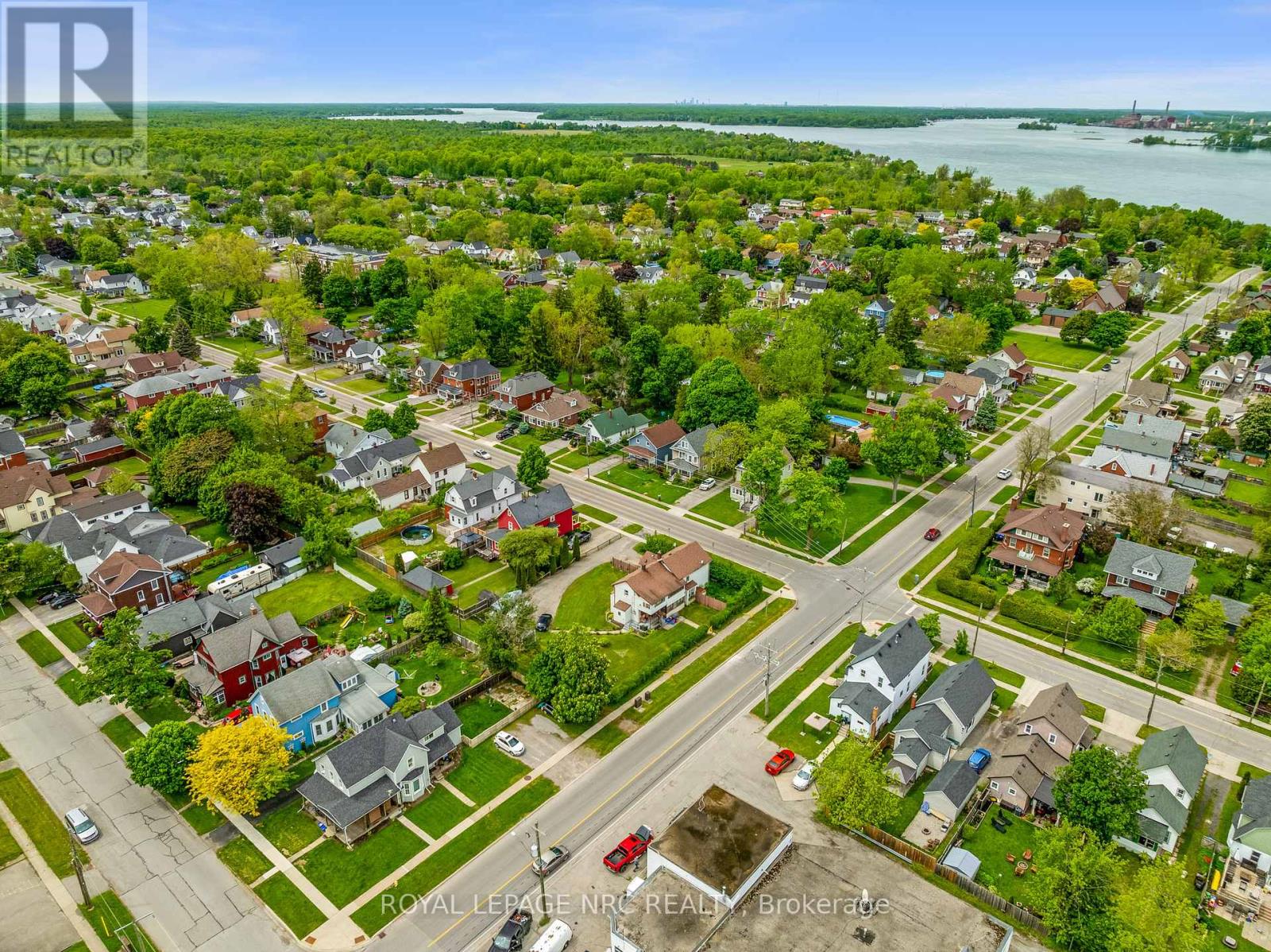 201-B Phipps Street, Fort Erie, Ontario  L2A 2V4 - Photo 3 - X12188984