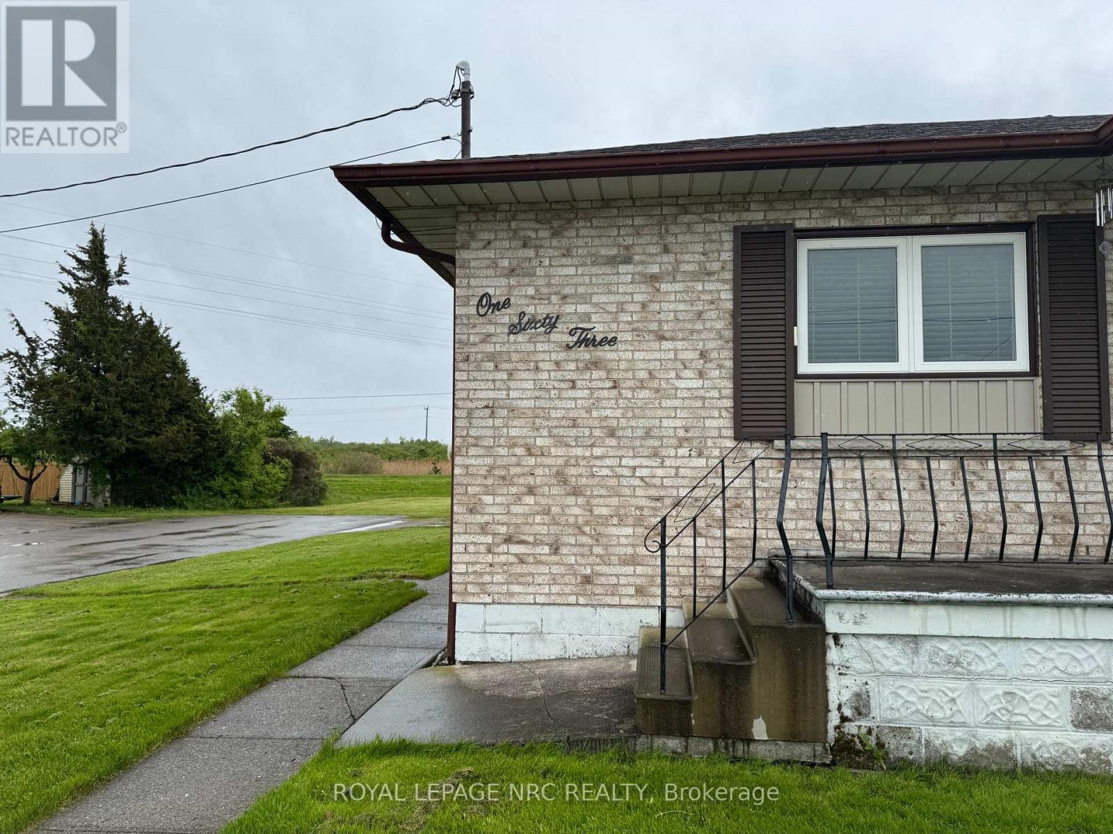 163 Johnston Street, Port Colborne, Ontario  L3K 1H2 - Photo 3 - X12202940