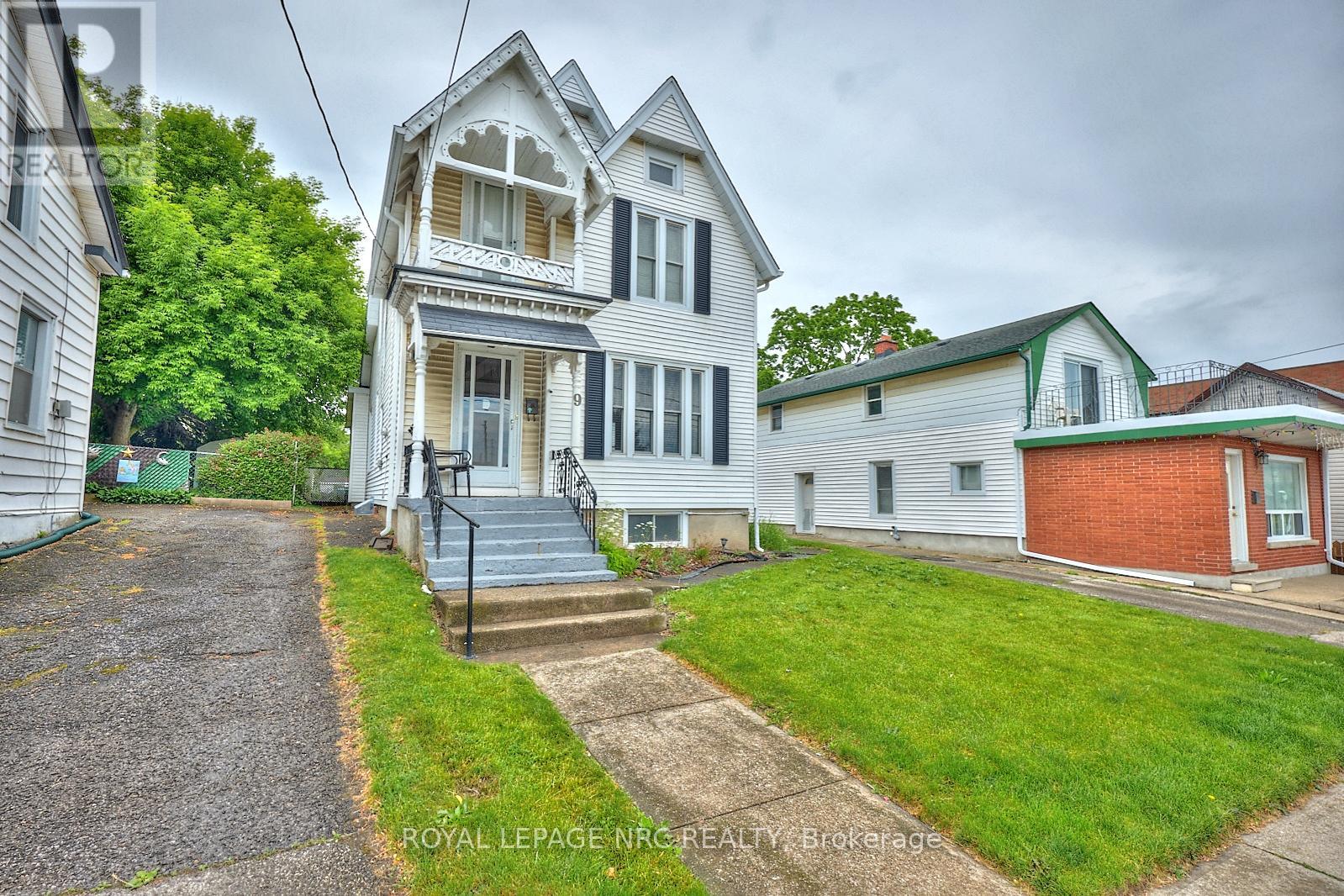 9 Pine Street S, Thorold, Ontario  L2V 3L1 - Photo 3 - X12208854
