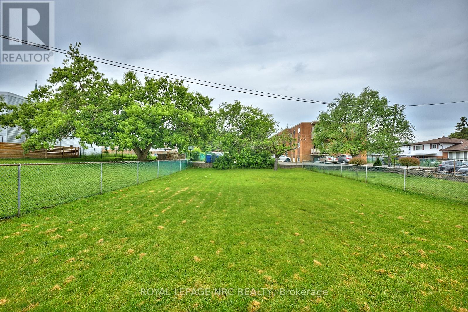 9 Pine Street S, Thorold, Ontario  L2V 3L1 - Photo 8 - X12208854