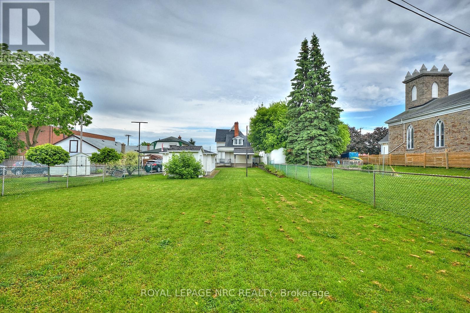 9 Pine Street S, Thorold, Ontario  L2V 3L1 - Photo 9 - X12208854