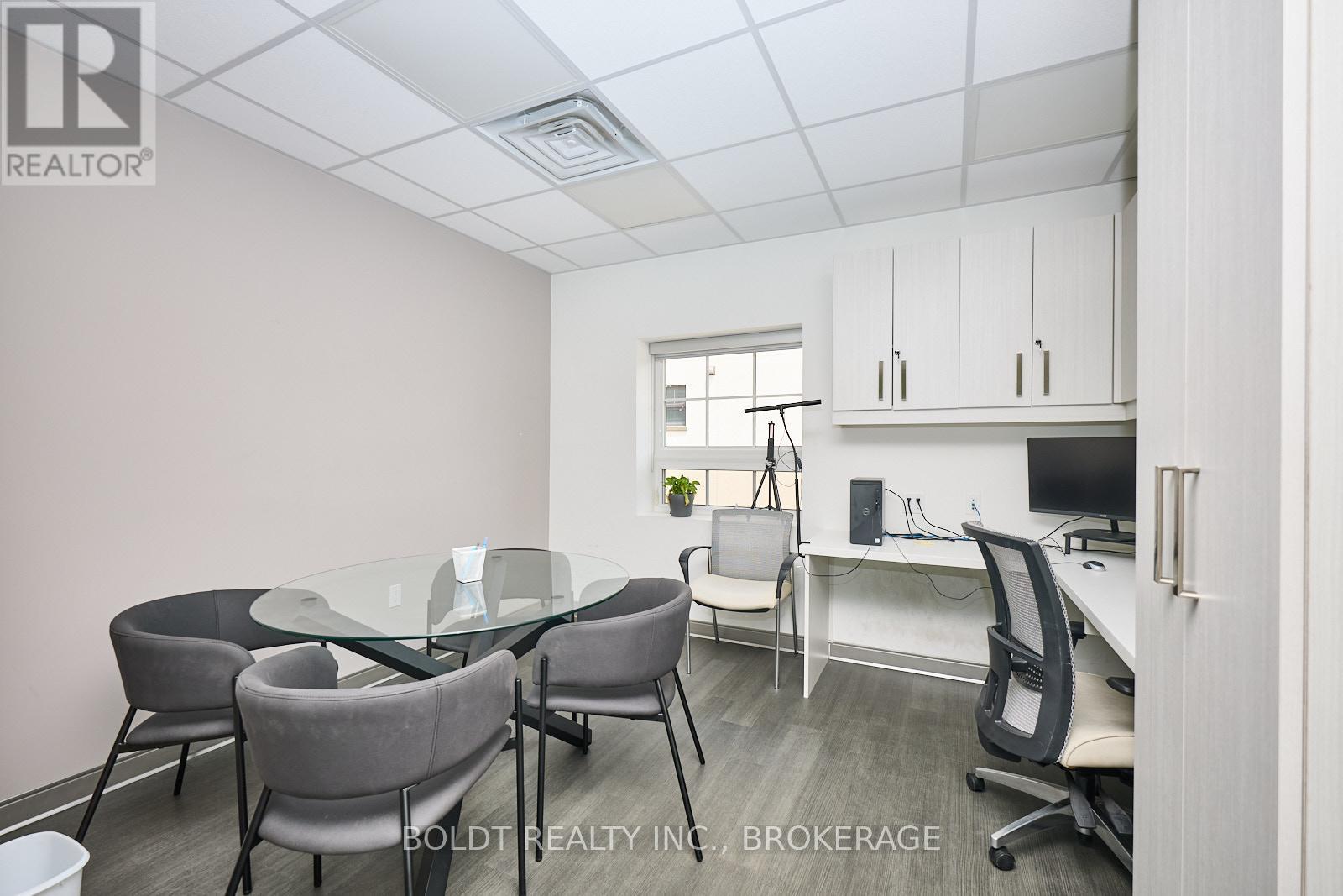 2 Front Street N, Thorold, Ontario  L2V 1X4 - Photo 12 - X12211762