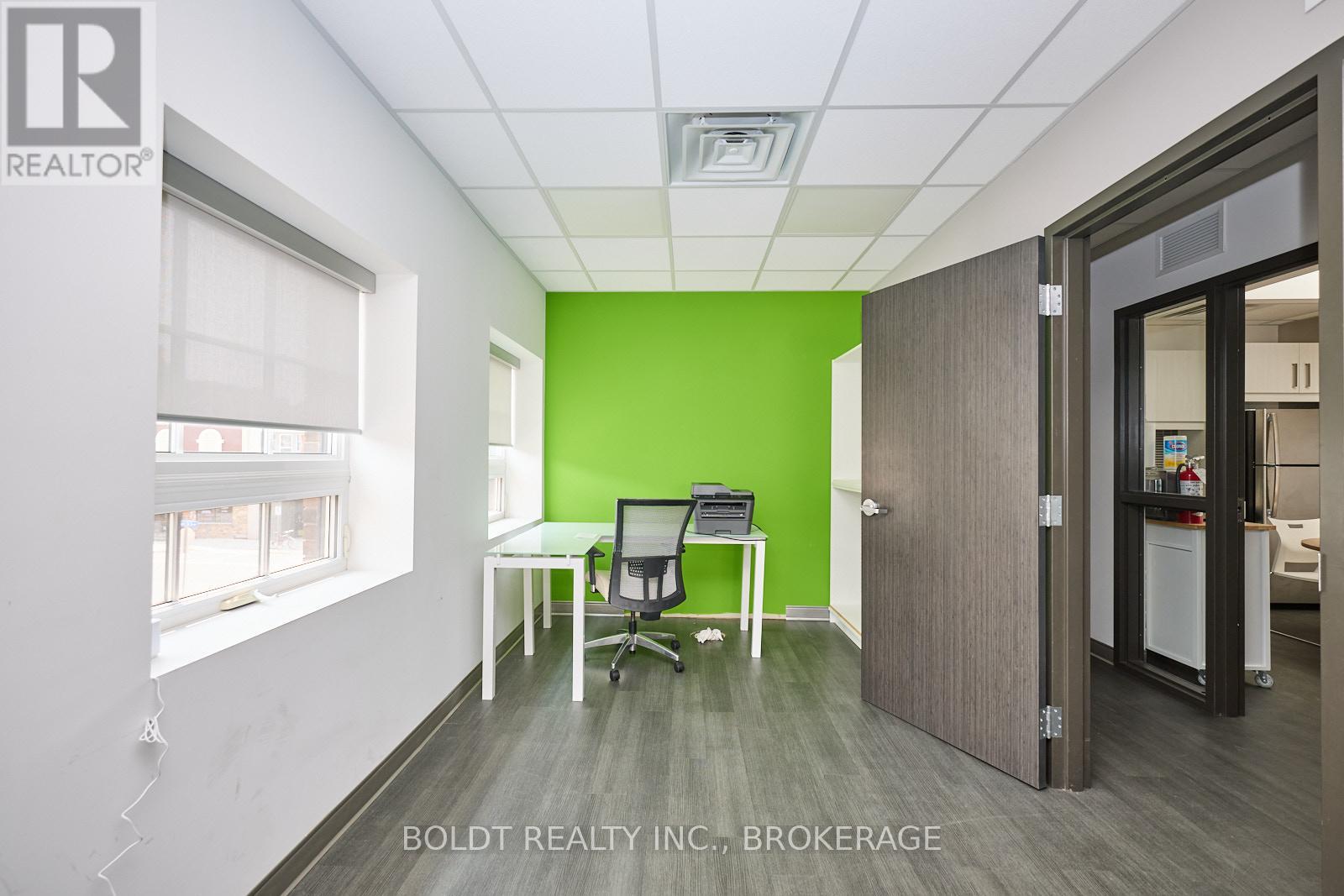 2 Front Street N, Thorold, Ontario  L2V 1X4 - Photo 13 - X12211762