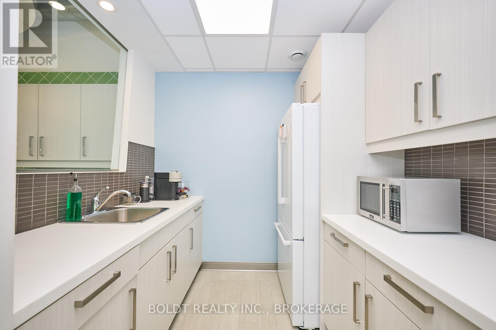 2 Front Street N, Thorold, Ontario  L2V 1X4 - Photo 25 - X12211762