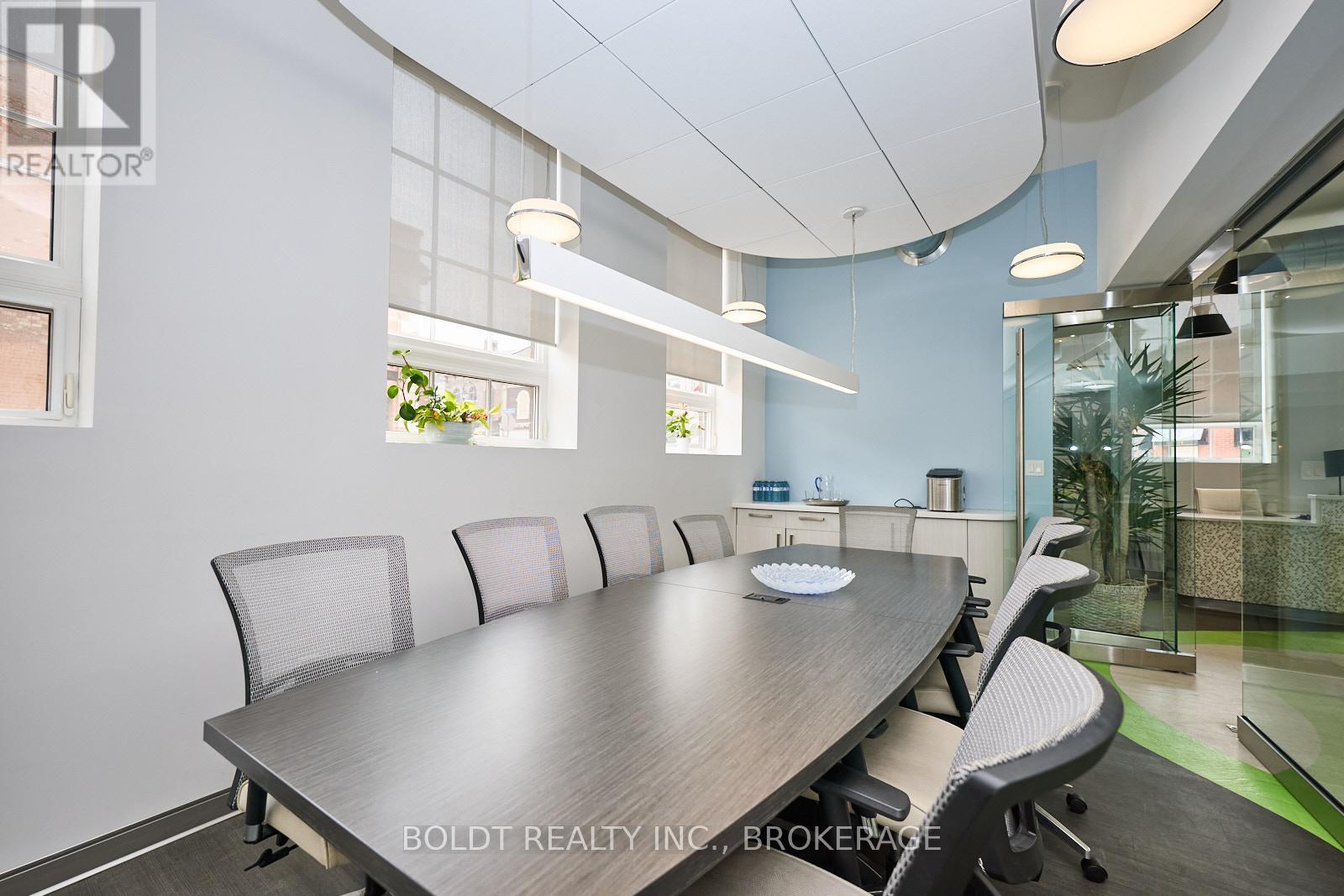 2 Front Street N, Thorold, Ontario  L2V 1X4 - Photo 6 - X12211762