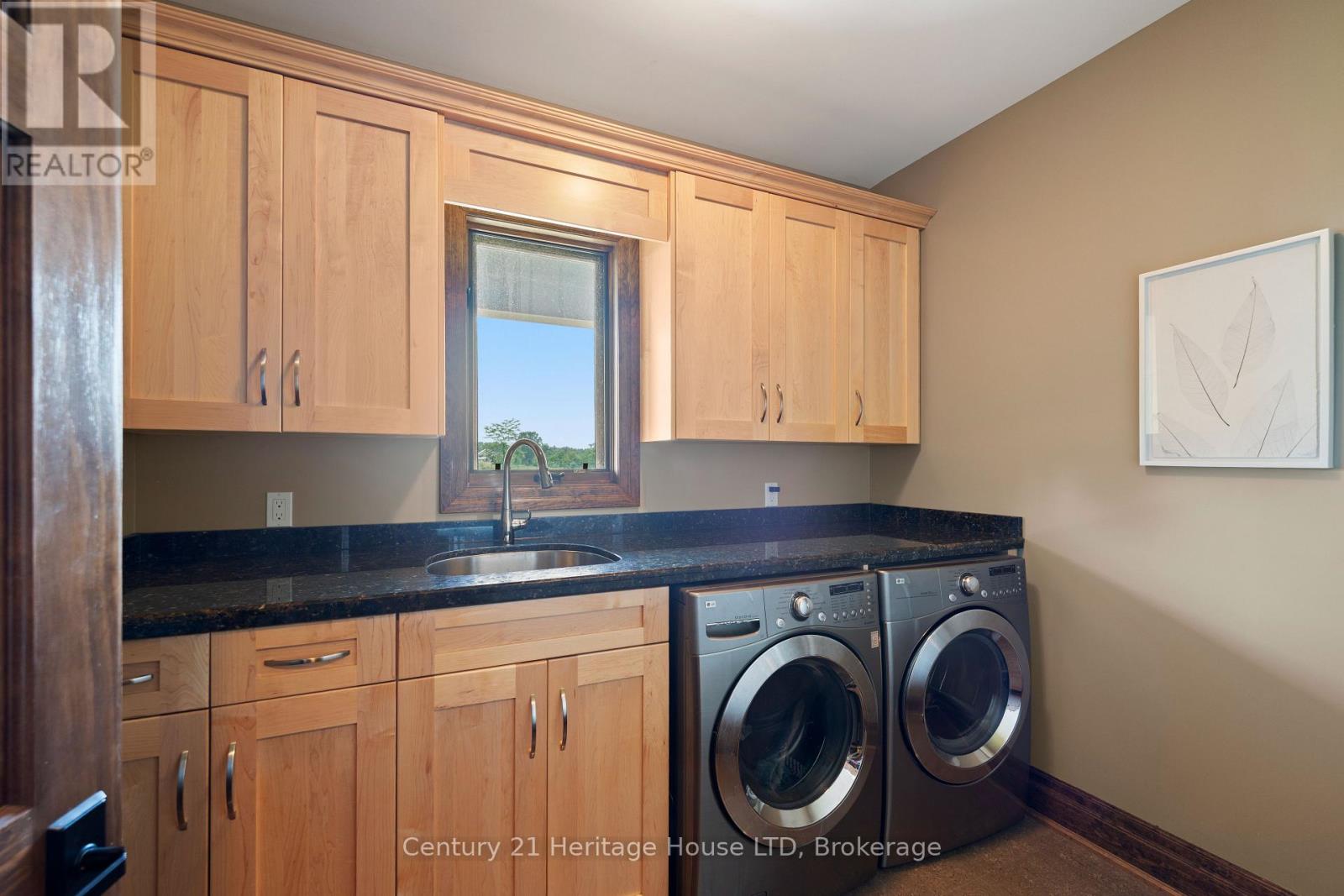 12679 Niagara Parkway, Niagara Falls, Ontario  L2E 6S6 - Photo 34 - X12219049