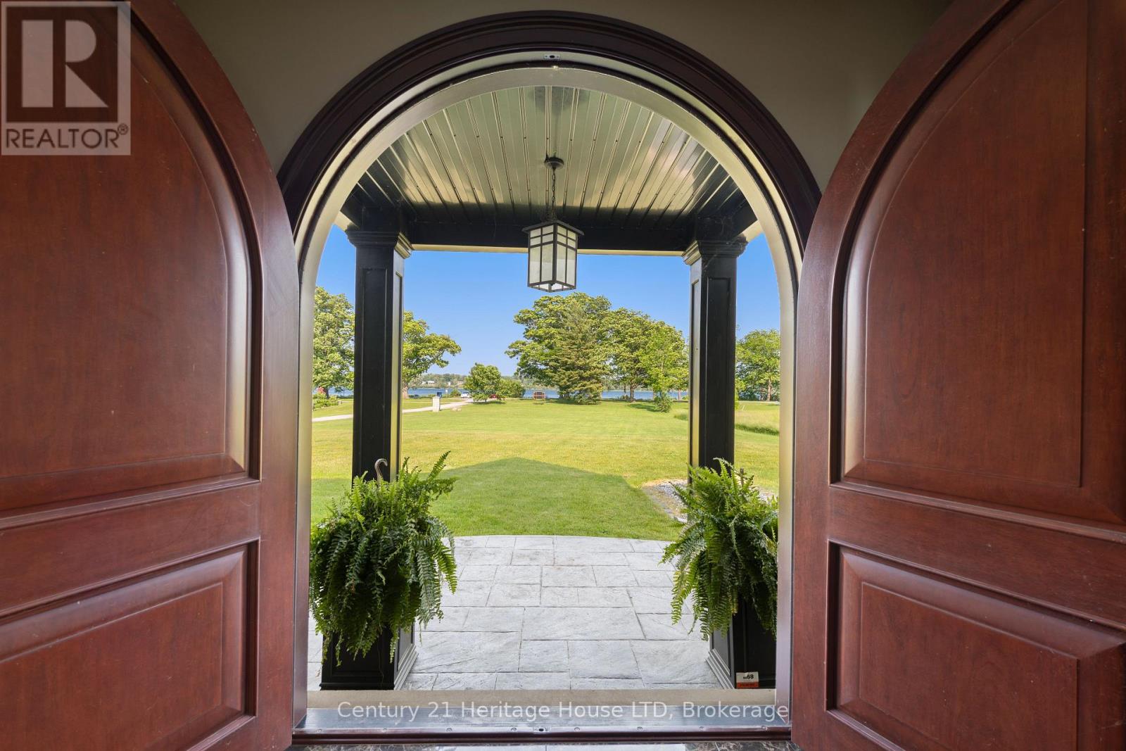 12679 Niagara Parkway, Niagara Falls, Ontario  L2E 6S6 - Photo 6 - X12219049