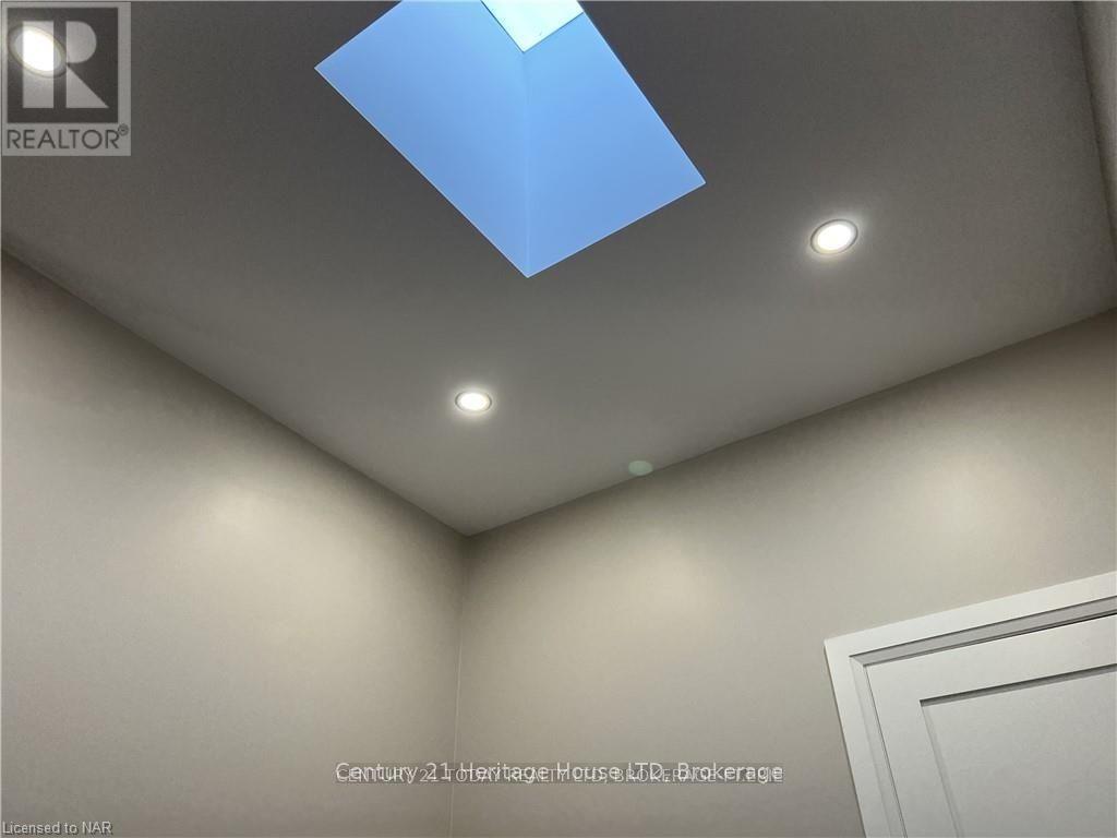 202 - 43 Jarvis Street, Fort Erie, Ontario  L2A 2S3 - Photo 4 - X12230311