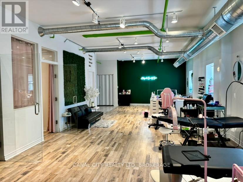 202 - 21 Front Street S, Thorold, Ontario  L2V 1W8 - Photo 4 - X12239286