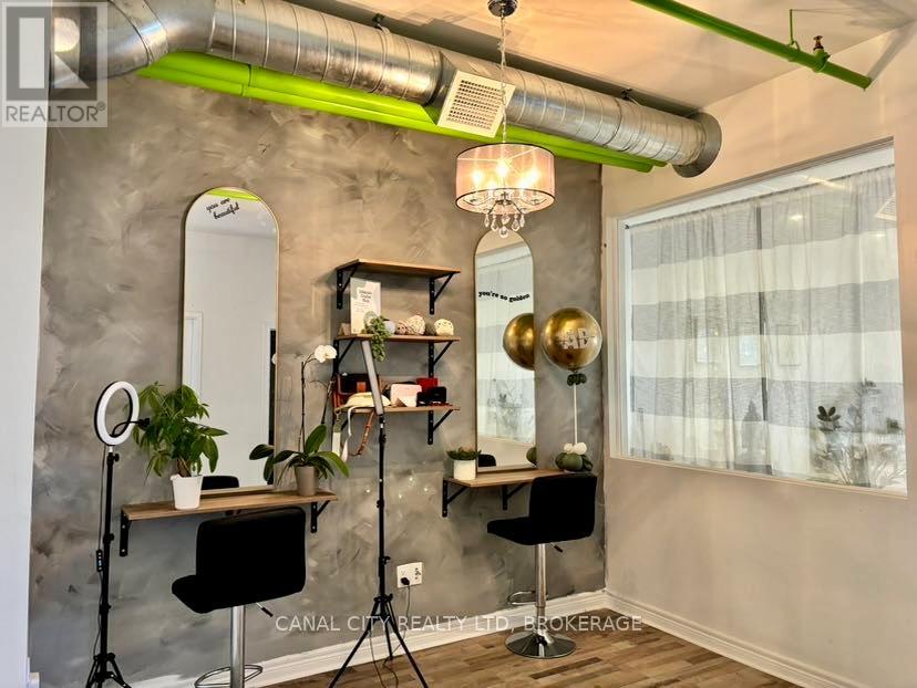 202 - 21 Front Street S, Thorold, Ontario  L2V 1W8 - Photo 5 - X12239286