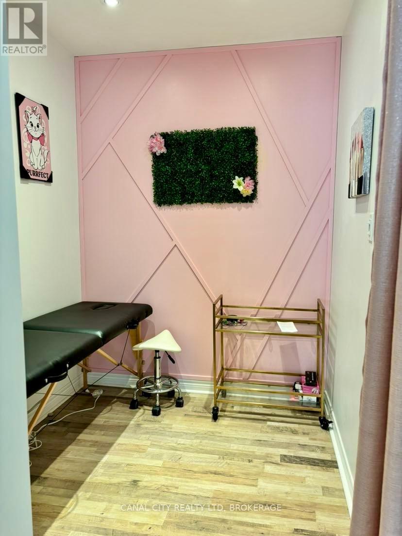 202 - 21 Front Street S, Thorold, Ontario  L2V 1W8 - Photo 8 - X12239286