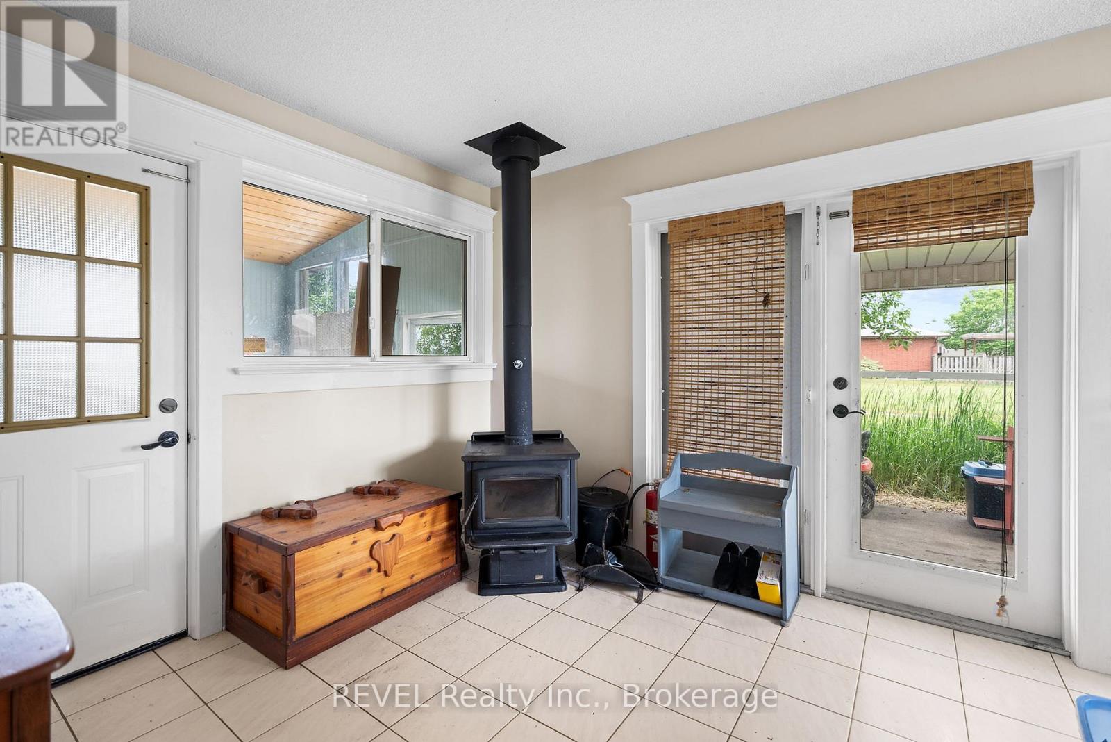 1031 Line 8 Road, Niagara-On-The-Lake, Ontario  L0S 1J0 - Photo 14 - X12241856