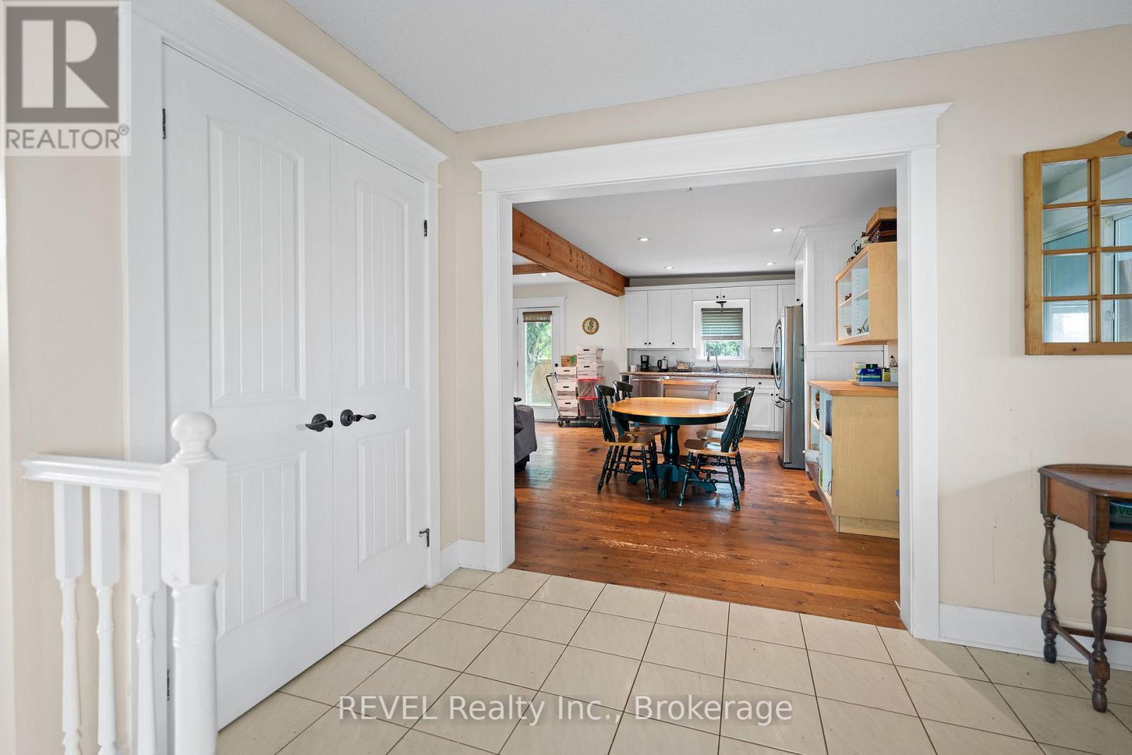 1031 Line 8 Road, Niagara-On-The-Lake, Ontario  L0S 1J0 - Photo 5 - X12241856