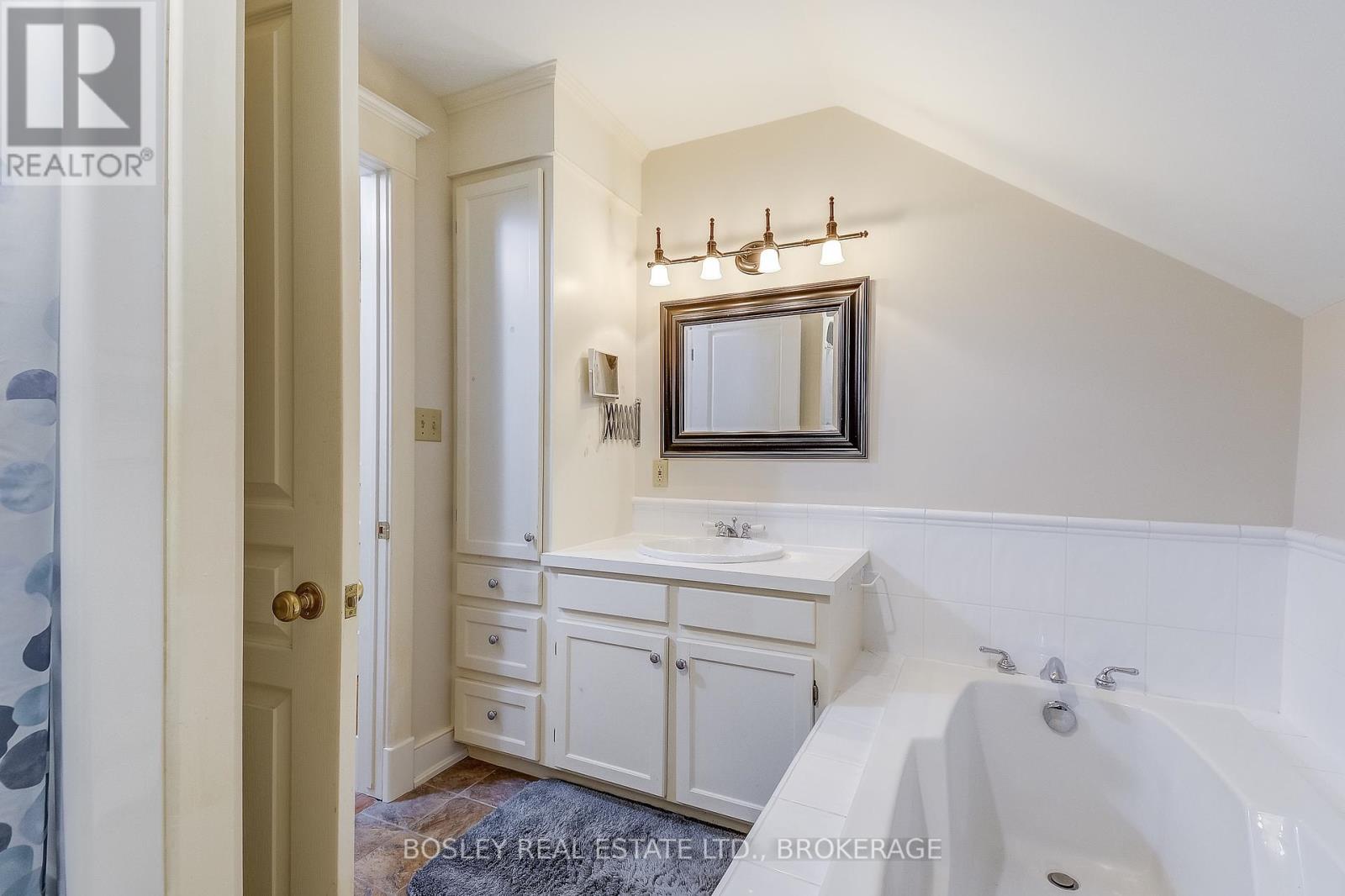 670 King Street, Niagara-On-The-Lake, Ontario  L0S 1J0 - Photo 25 - X12242263