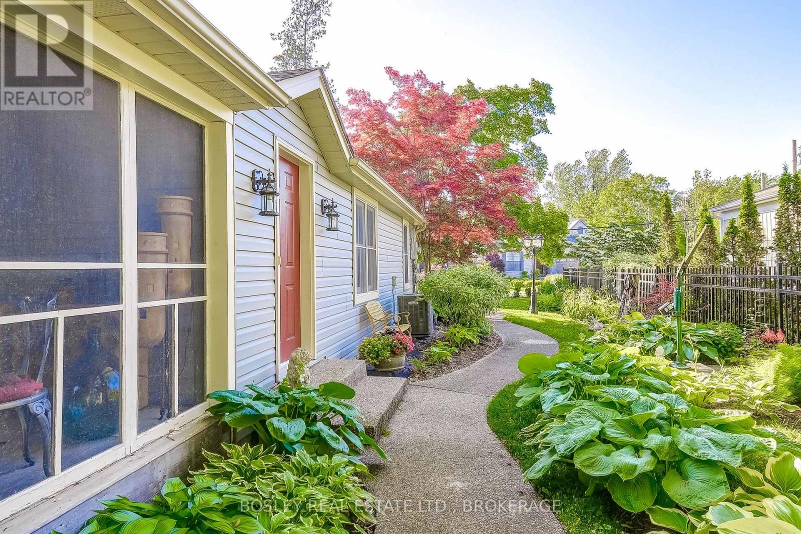 670 King Street, Niagara-On-The-Lake, Ontario  L0S 1J0 - Photo 3 - X12242263