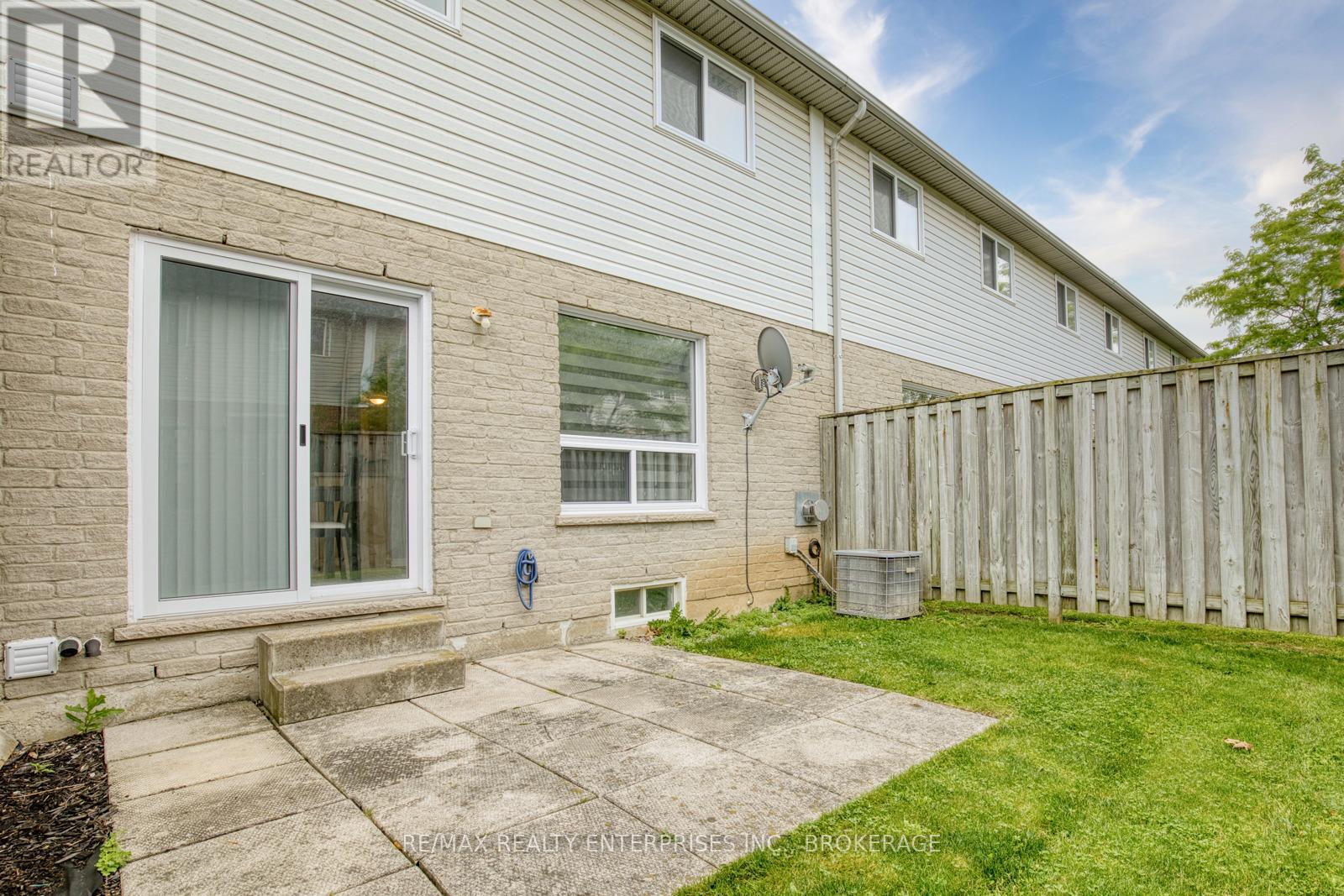 2 - 800 Paramount Drive, Hamilton, Ontario  L8J 3V8 - Photo 27 - X12255176