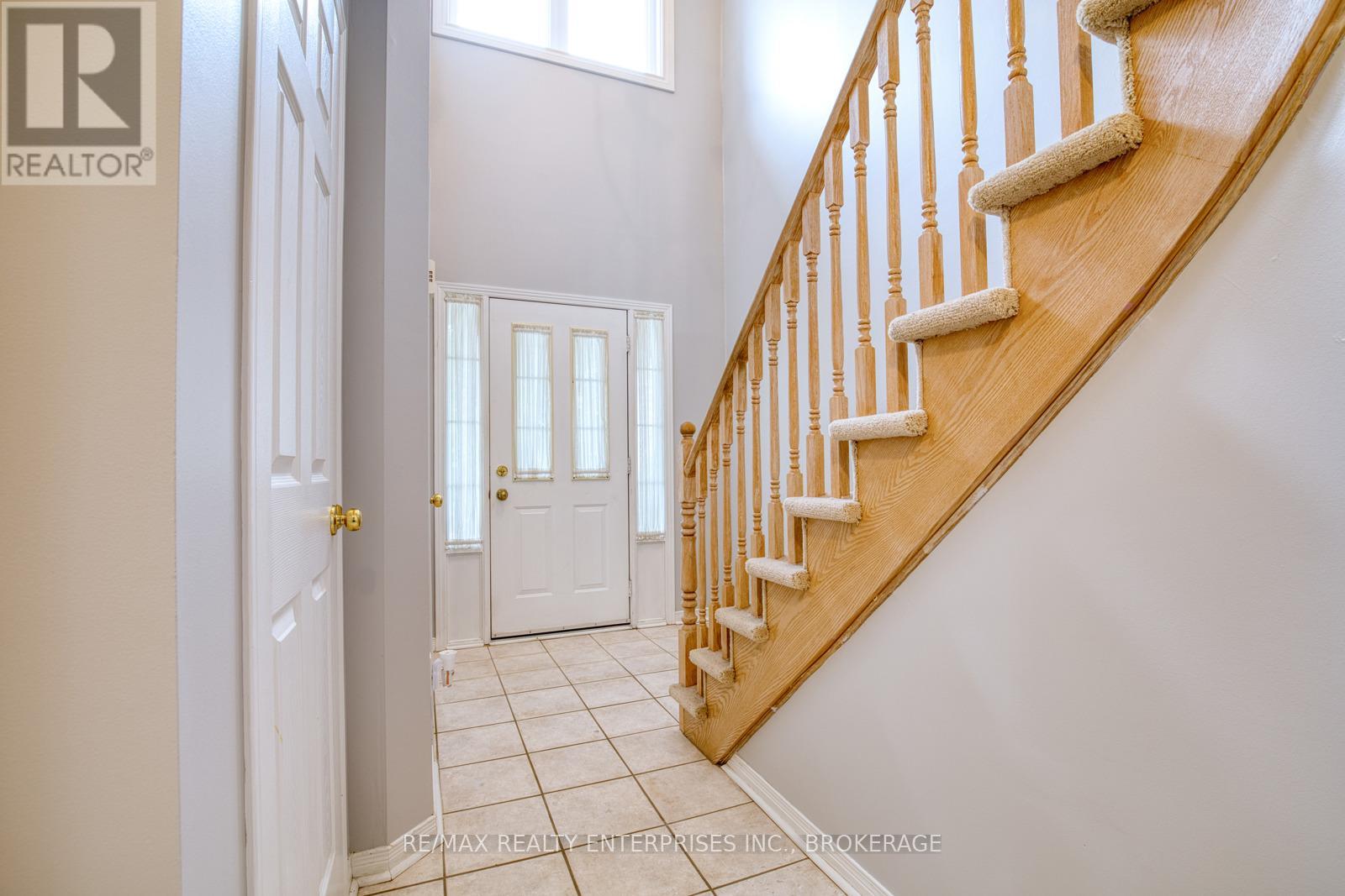 2 - 800 Paramount Drive, Hamilton, Ontario  L8J 3V8 - Photo 4 - X12255176