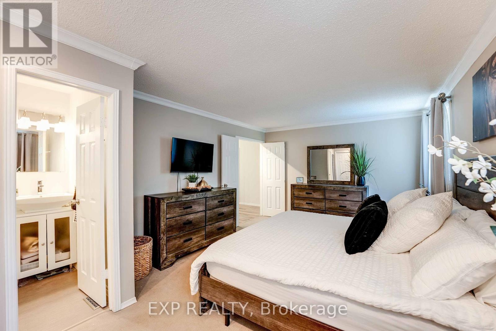 113 Oneida Place, Kitchener, Ontario  N2A 3G2 - Photo 26 - X12266640