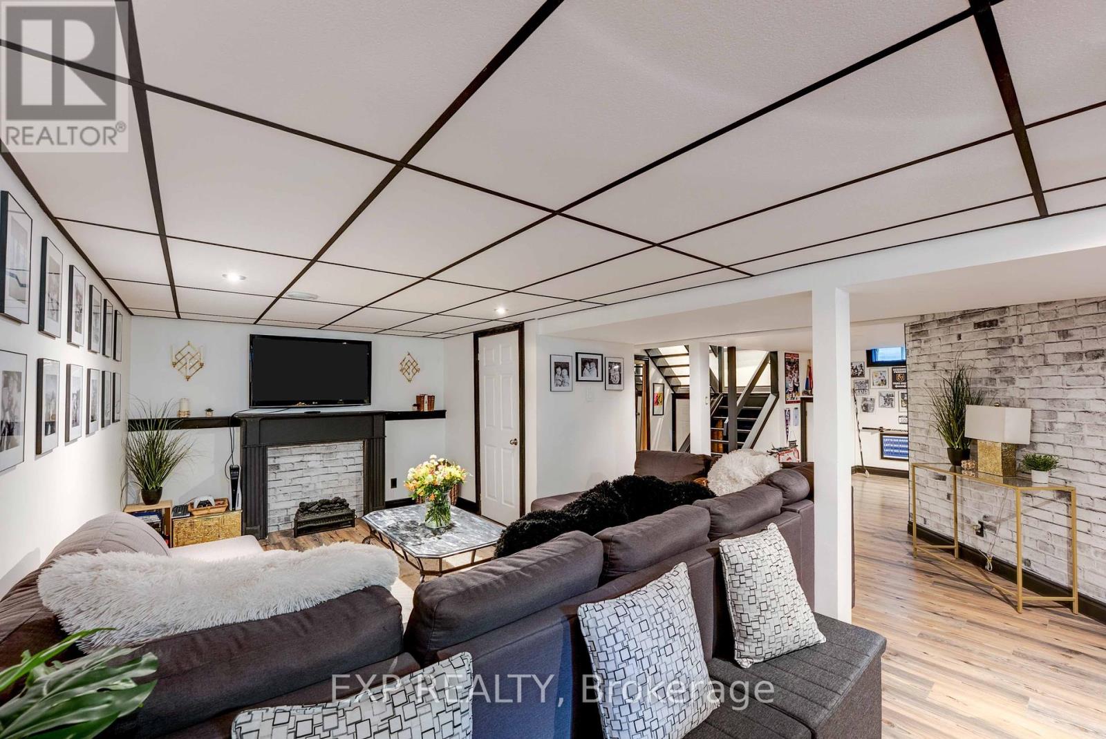 113 Oneida Place, Kitchener, Ontario  N2A 3G2 - Photo 37 - X12266640