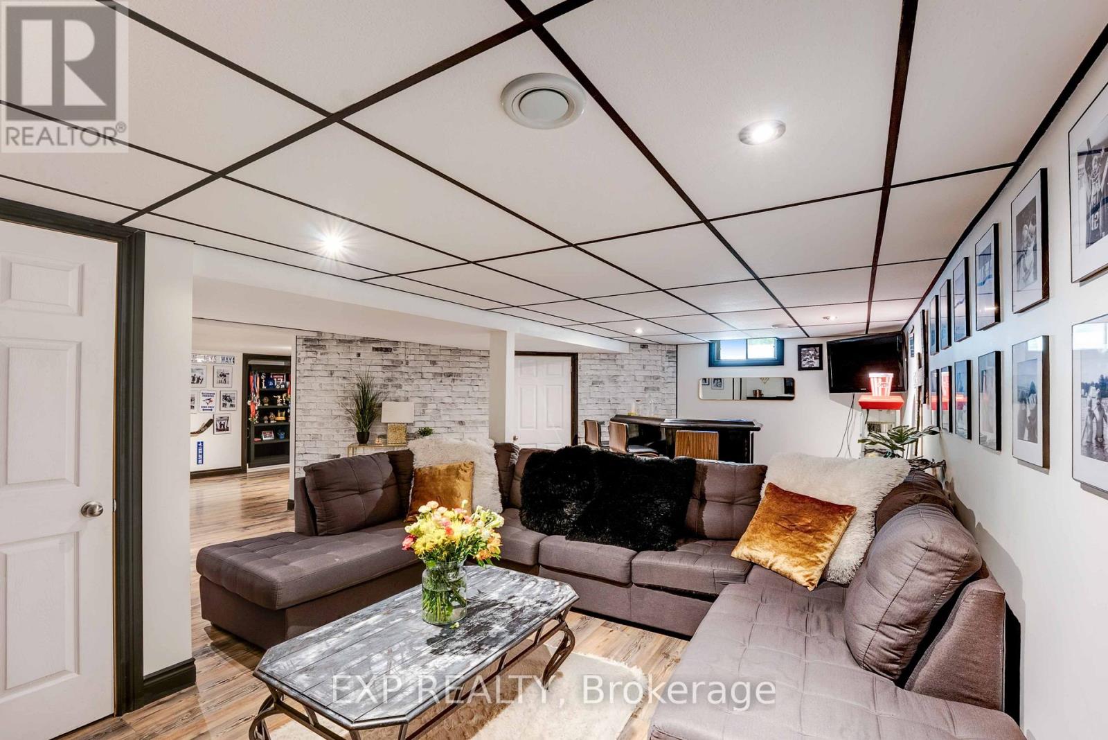 113 Oneida Place, Kitchener, Ontario  N2A 3G2 - Photo 40 - X12266640