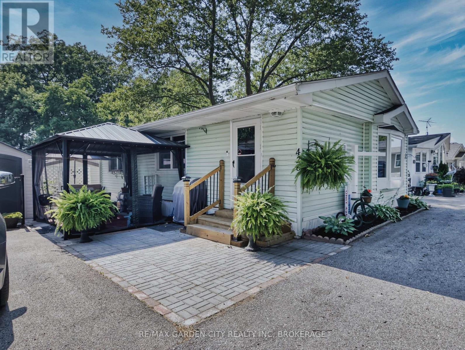 426 - 23 FOUR MILE CREEK ROAD, Niagara-on-the-Lake, Ontario