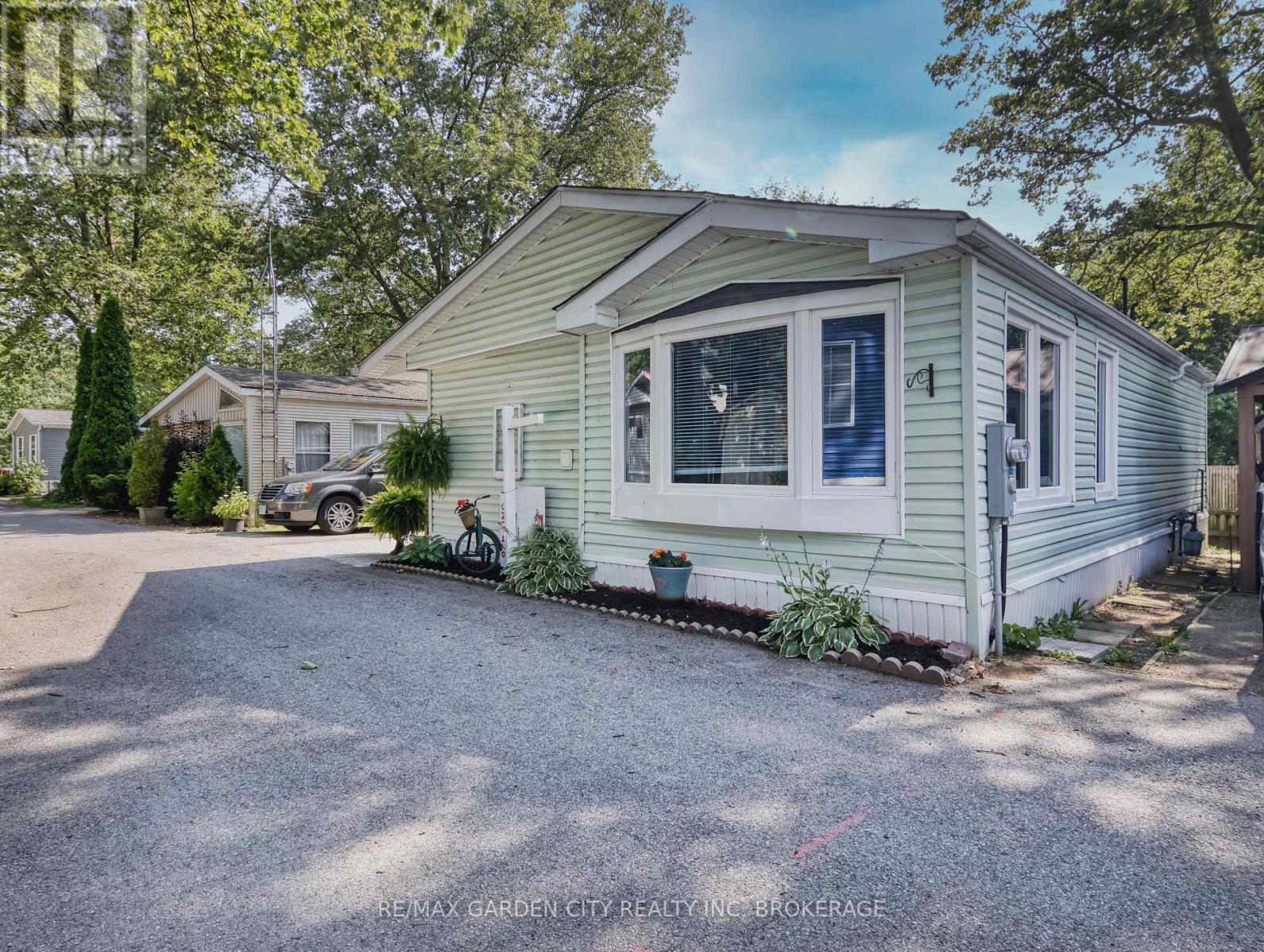 426 - 23 Four Mile Creek Road, Niagara-On-The-Lake, Ontario  L0S 1J1 - Photo 2 - X12266989