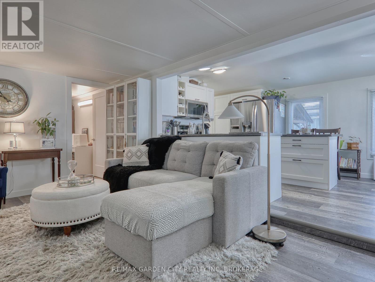 426 - 23 Four Mile Creek Road, Niagara-On-The-Lake, Ontario  L0S 1J1 - Photo 4 - X12266989