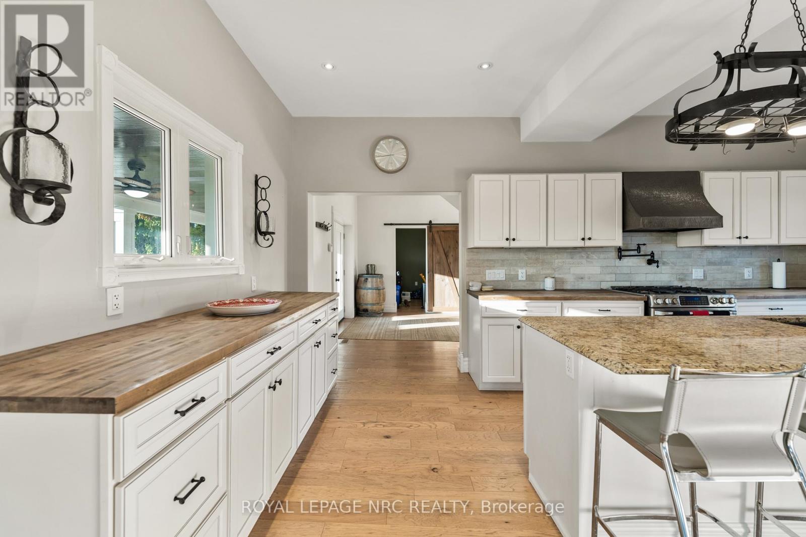 4692 Gilmore Road, Fort Erie, Ontario  L0S 1N0 - Photo 34 - X12281386