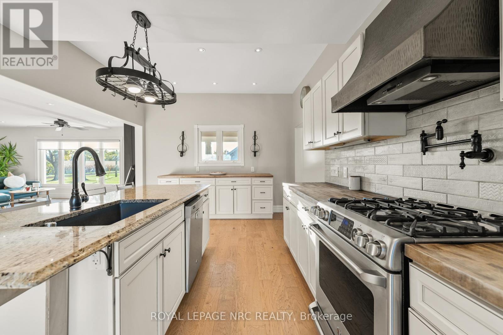 4692 Gilmore Road, Fort Erie, Ontario  L0S 1N0 - Photo 36 - X12281386