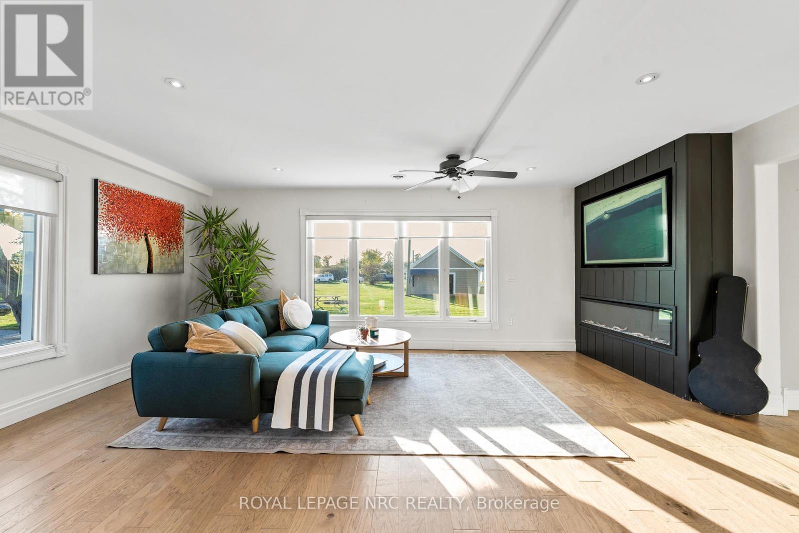 4692 Gilmore Road, Fort Erie, Ontario  L0S 1N0 - Photo 38 - X12281386