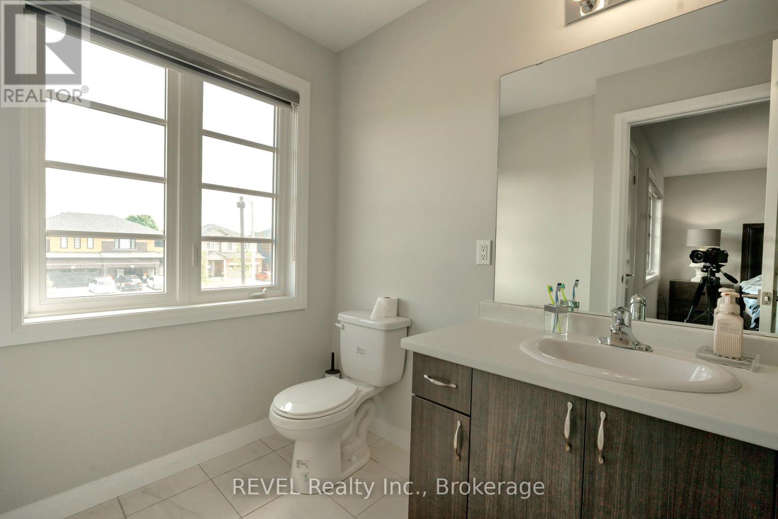 33 - 520 Grey Street, Brantford, Ontario  N3S 0K1 - Photo 21 - X12284227