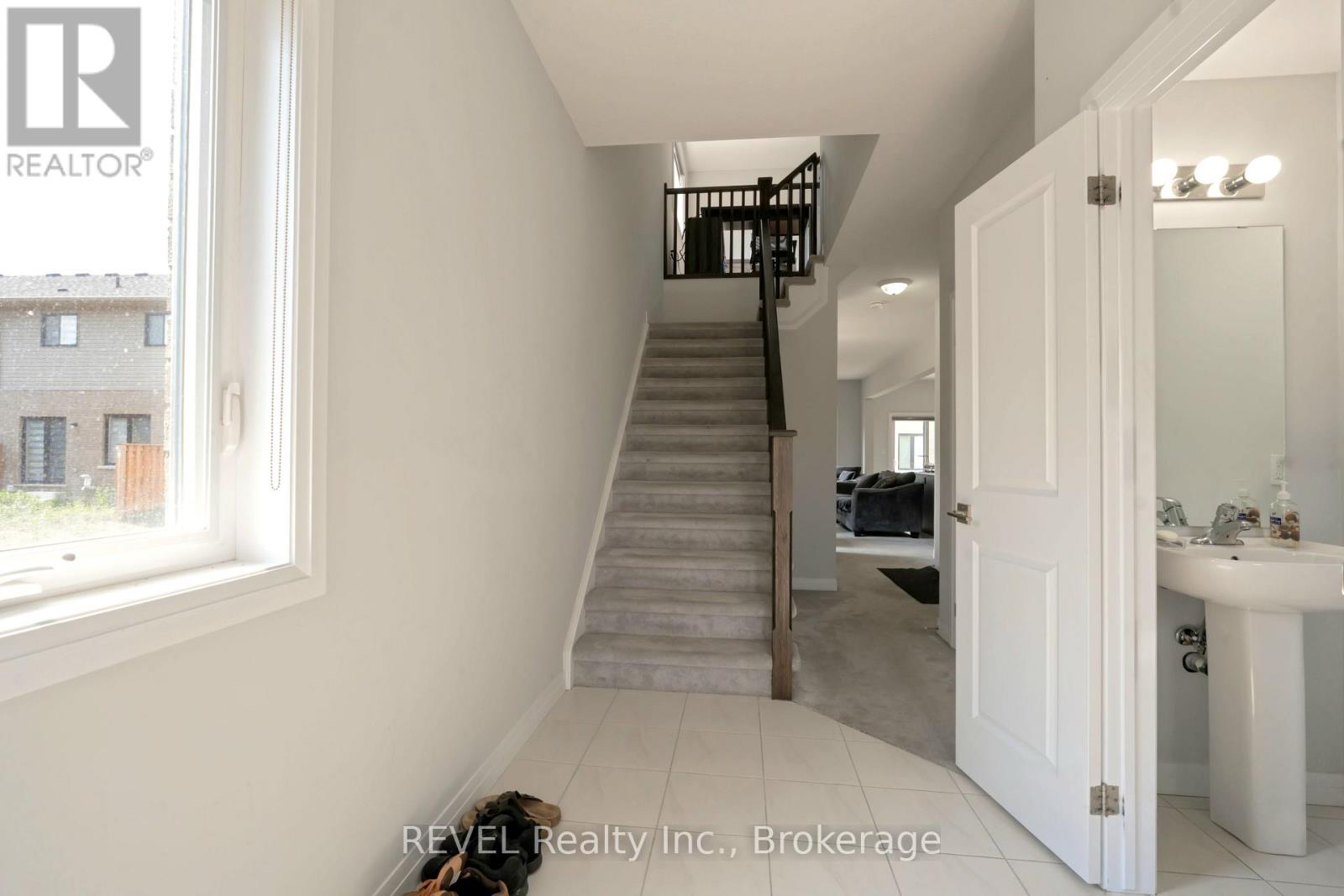 33 - 520 Grey Street, Brantford, Ontario  N3S 0K1 - Photo 4 - X12284227