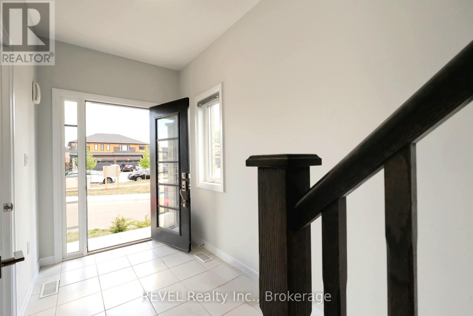 33 - 520 Grey Street, Brantford, Ontario  N3S 0K1 - Photo 5 - X12284227