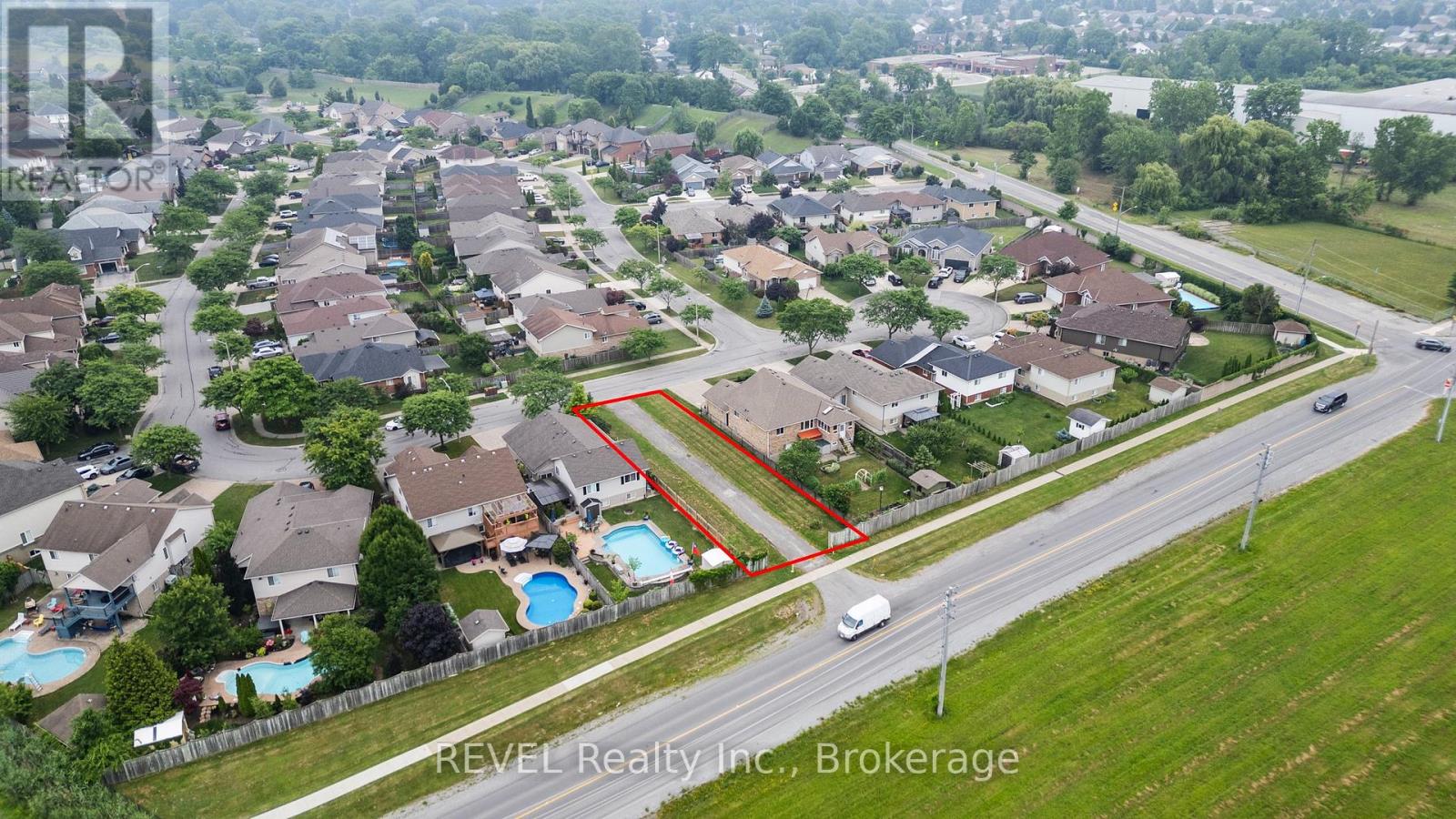 8235 Beaver Glen Drive, Niagara Falls, Ontario  L2H 3K5 - Photo 7 - X12287601