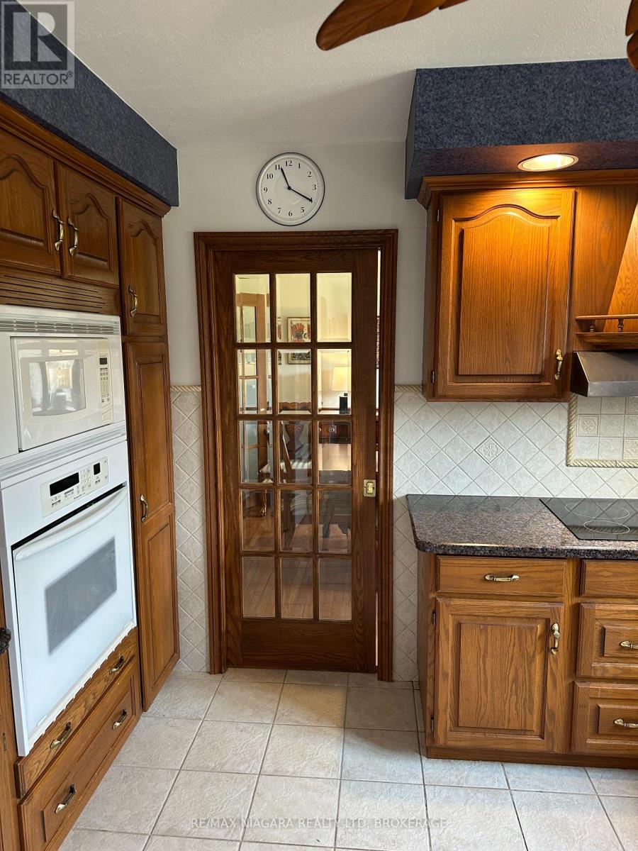 430 Gorham Road, Fort Erie, Ontario  L0S 1N0 - Photo 9 - X12288560