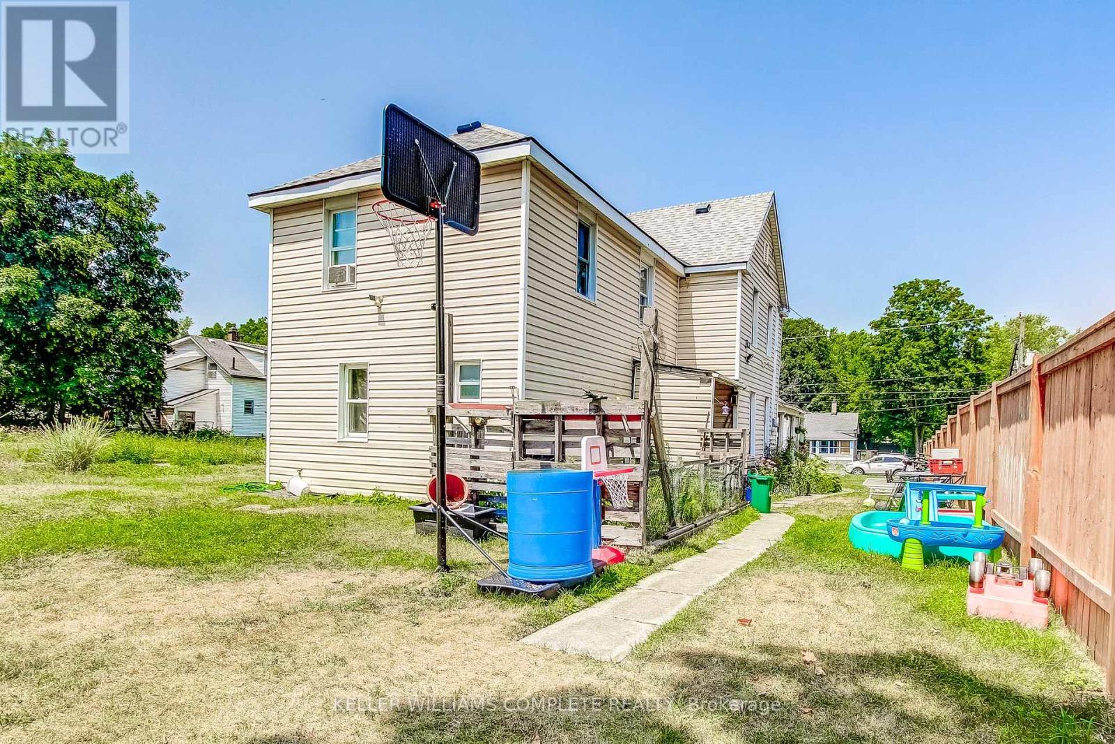 34 Forsythe Street W, Fort Erie, Ontario  L2A 1X2 - Photo 10 - X12288977