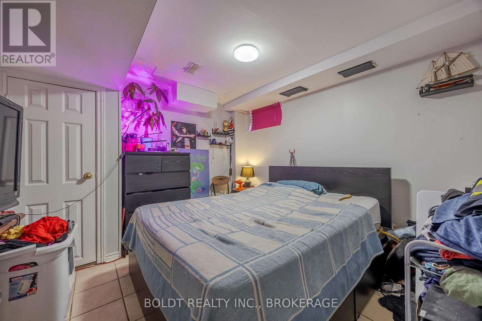 25 King Street, Thorold, Ontario  L2V 3T6 - Photo 15 - X12289136