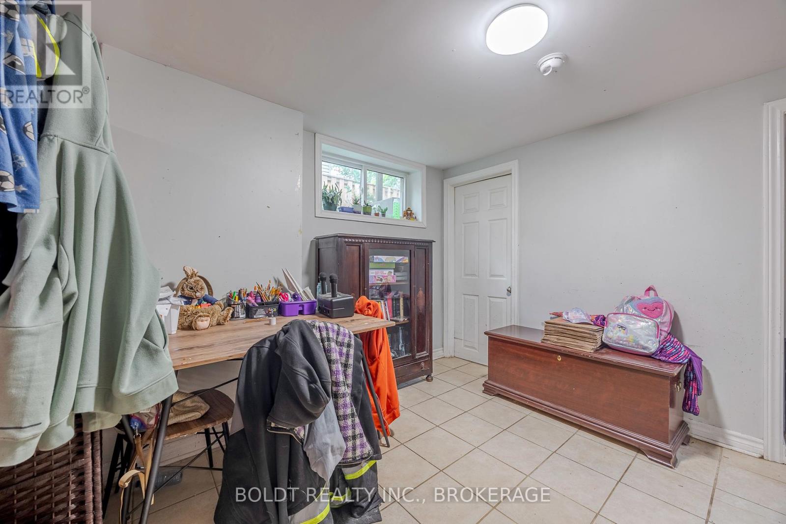 25 King Street, Thorold, Ontario  L2V 3T6 - Photo 16 - X12289136