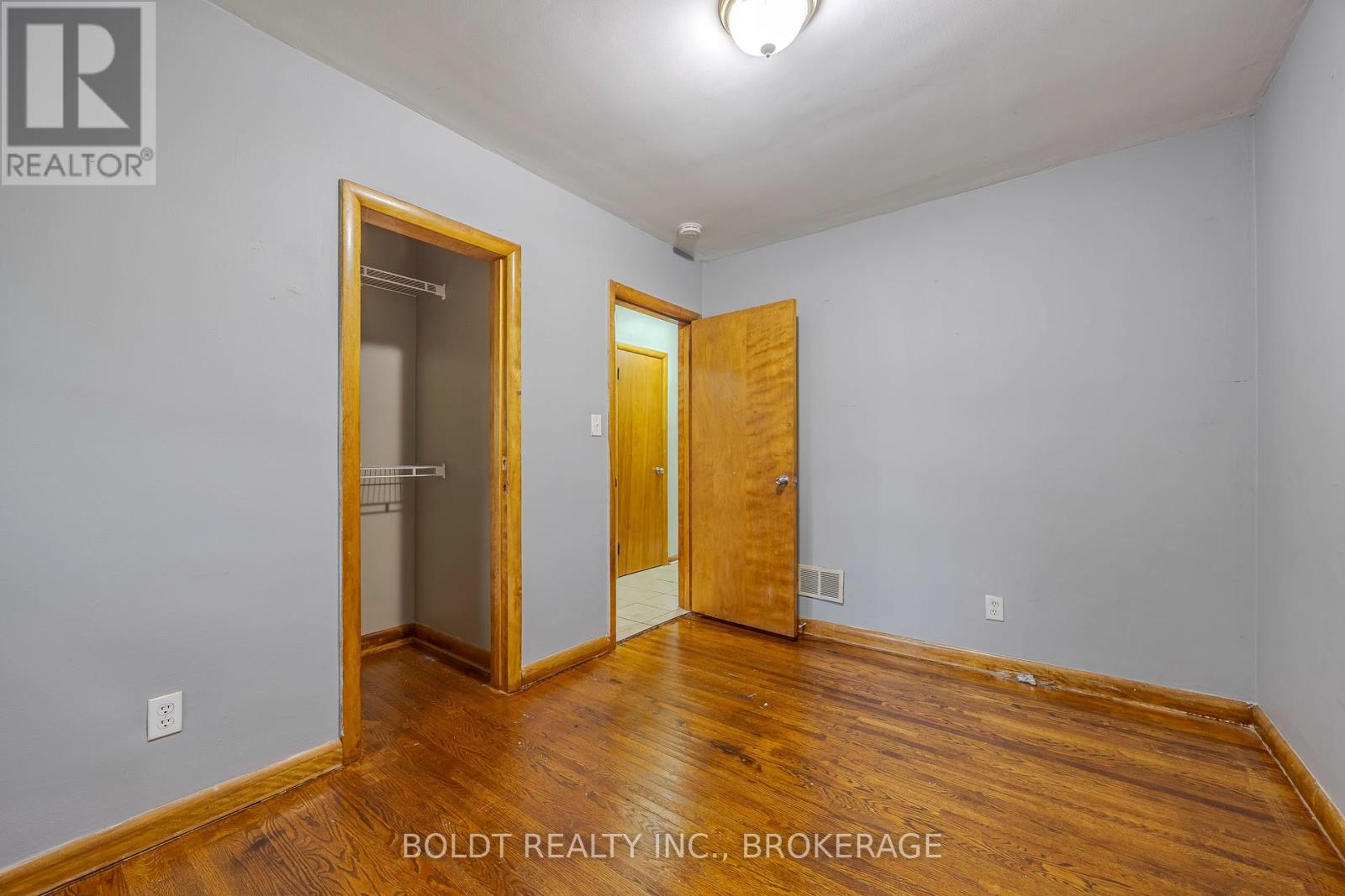 25 King Street, Thorold, Ontario  L2V 3T6 - Photo 9 - X12289136