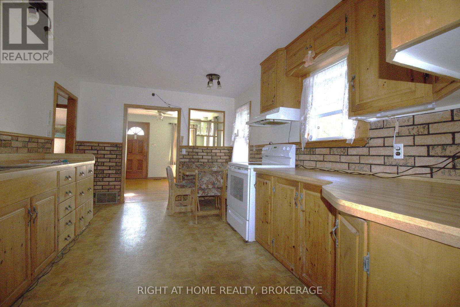 80 Knoll Street, Port Colborne, Ontario  L3K 5A6 - Photo 15 - X12290210