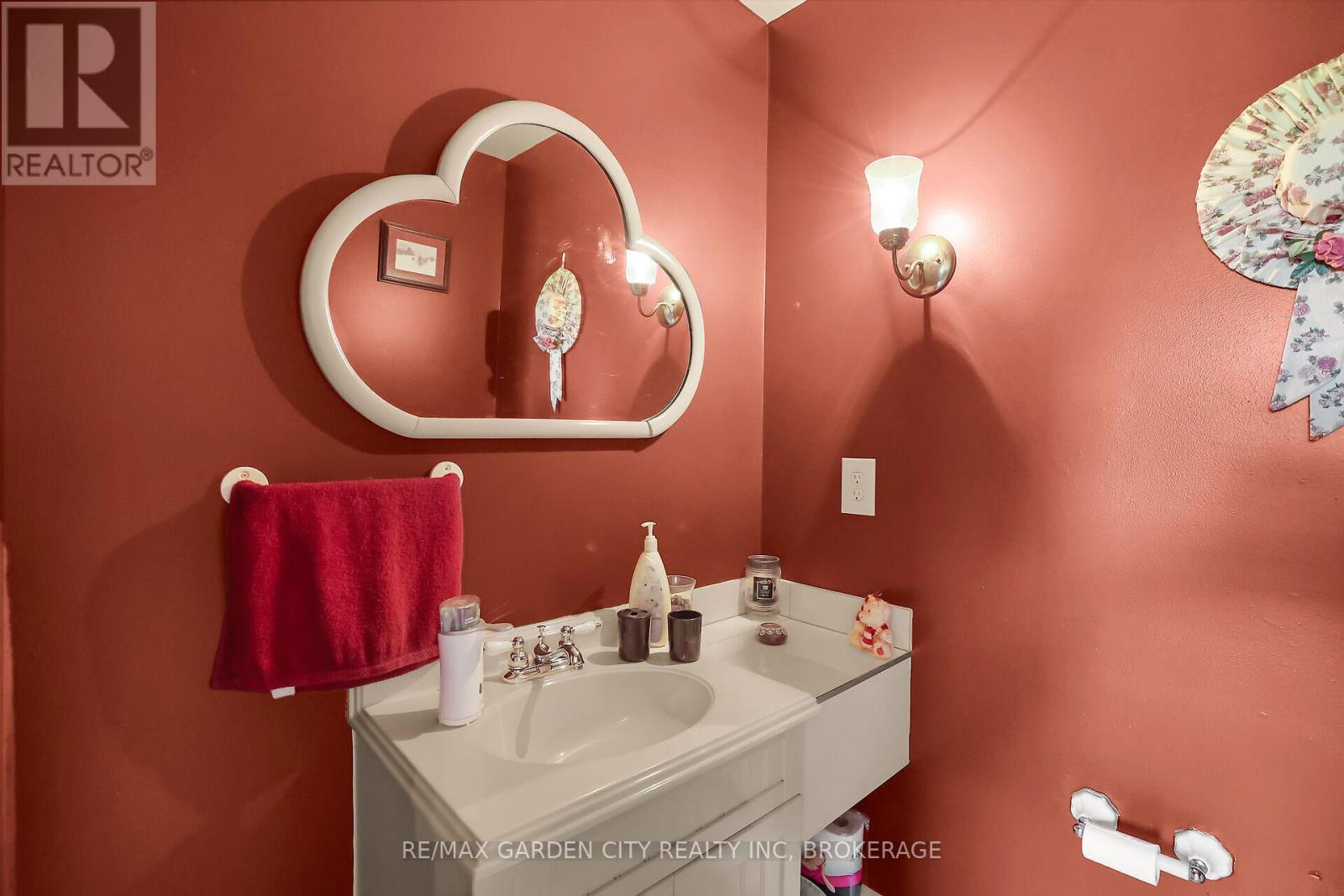 3200 Bertie Road, Fort Erie, Ontario  L0S 1N0 - Photo 18 - X12290247