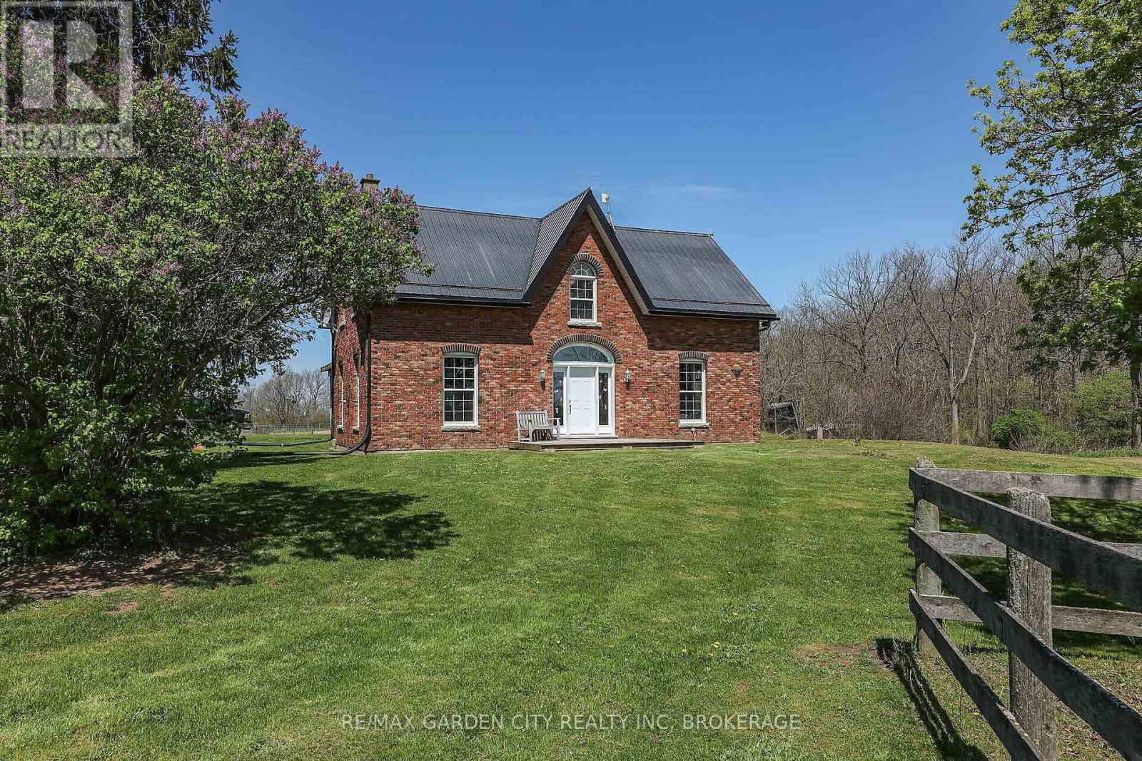 3200 Bertie Road, Fort Erie, Ontario  L0S 1N0 - Photo 3 - X12290247