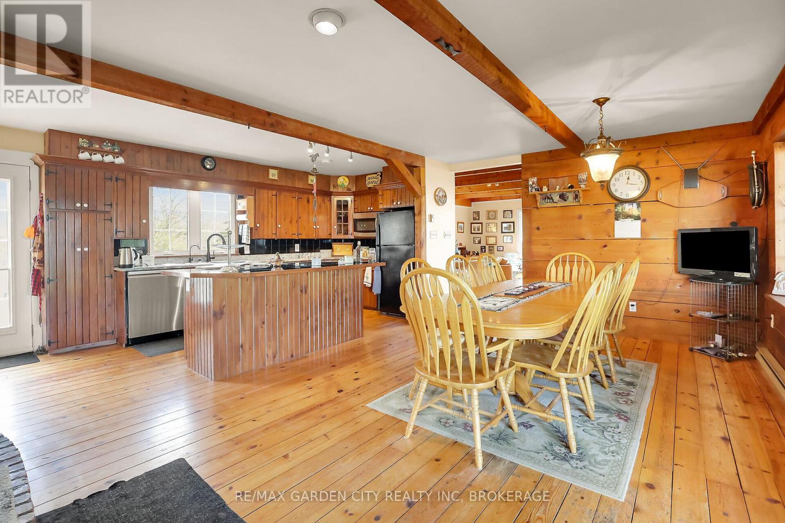 3200 Bertie Road, Fort Erie, Ontario  L0S 1N0 - Photo 8 - X12290247