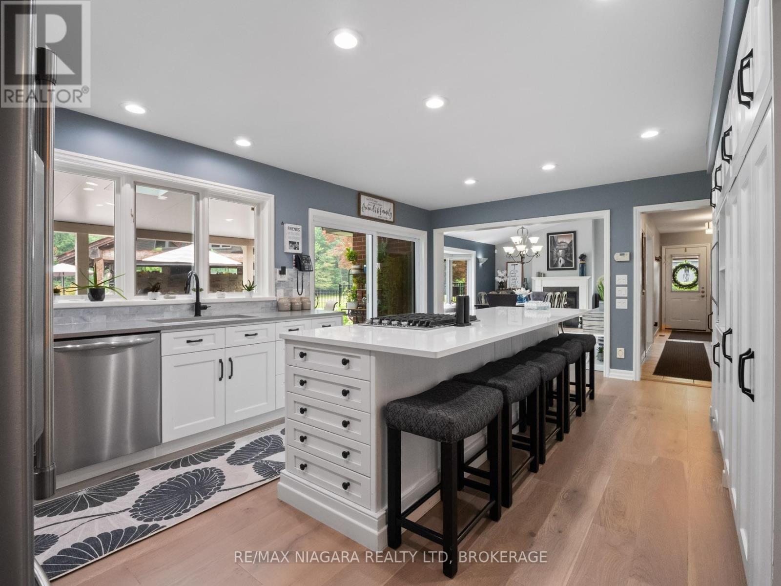 2738 Moyer Street, Pelham, Ontario  L0S 1C0 - Photo 10 - X12290249