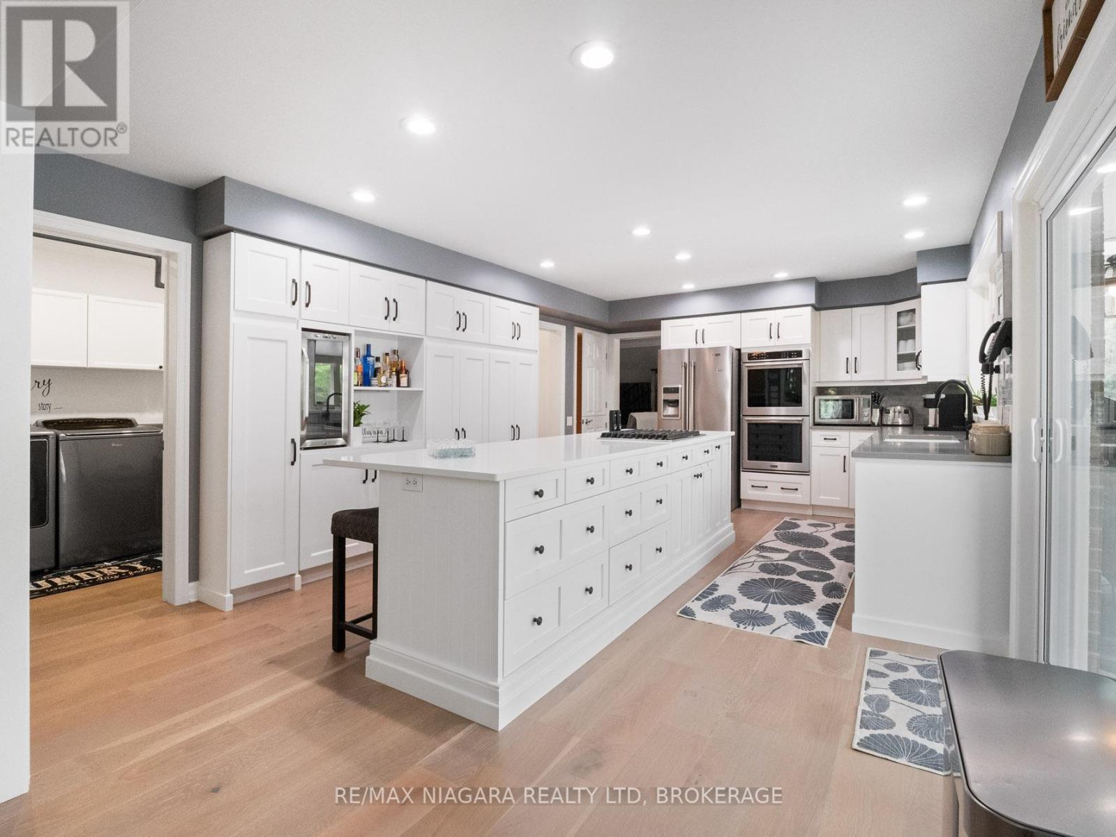 2738 Moyer Street, Pelham, Ontario  L0S 1C0 - Photo 11 - X12290249