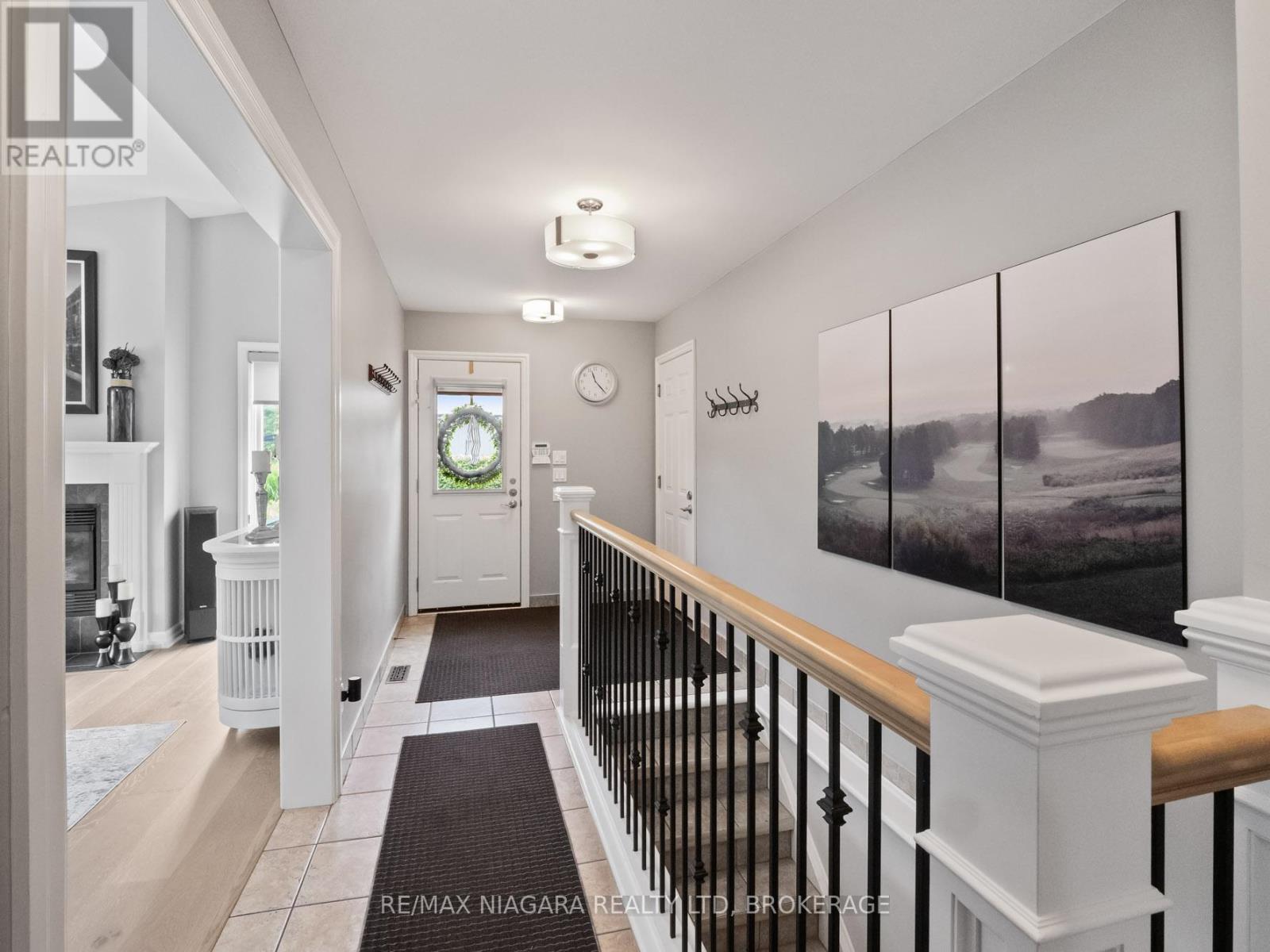 2738 Moyer Street, Pelham, Ontario  L0S 1C0 - Photo 12 - X12290249