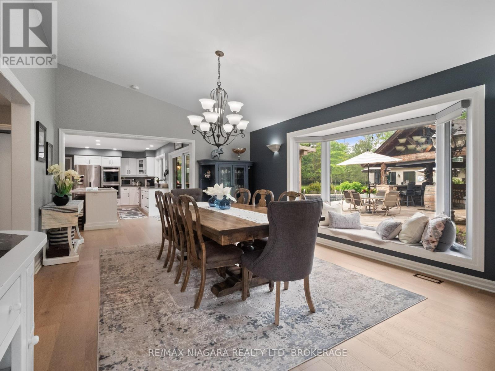 2738 Moyer Street, Pelham, Ontario  L0S 1C0 - Photo 13 - X12290249